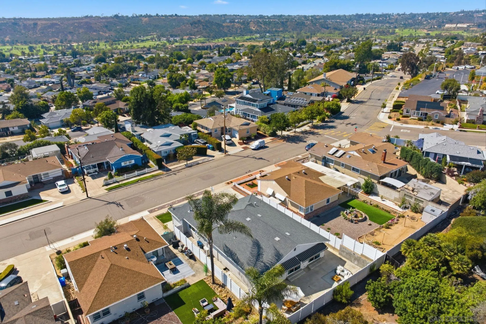 https://cdn.realtyfeed.com/cdn/127/260013636/2381eeb01db7a3fafe26283f504e9fe3.webp