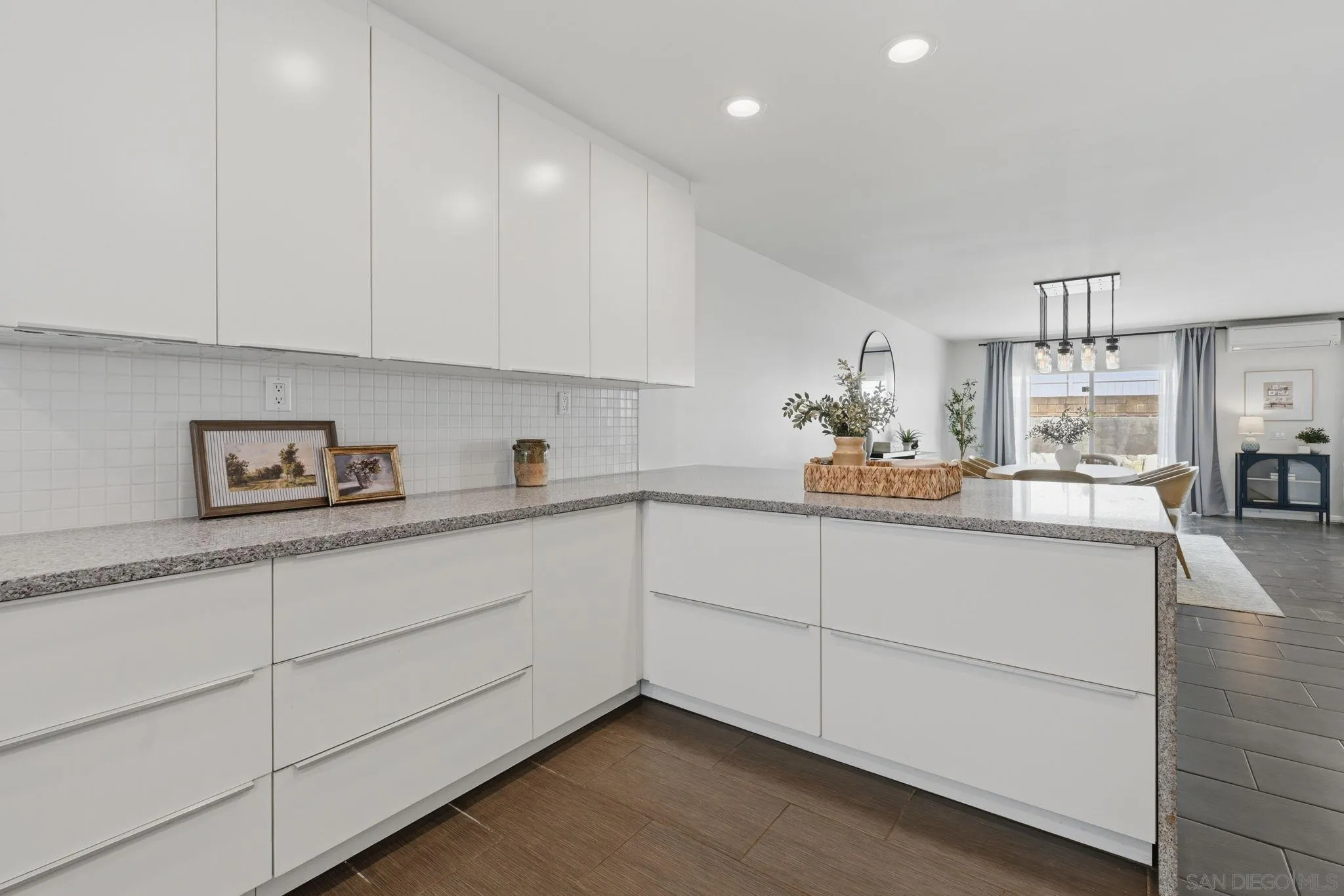 https://cdn.realtyfeed.com/cdn/127/260013636/4b797a2e49a7cb91b4bf613ea954b506.webp