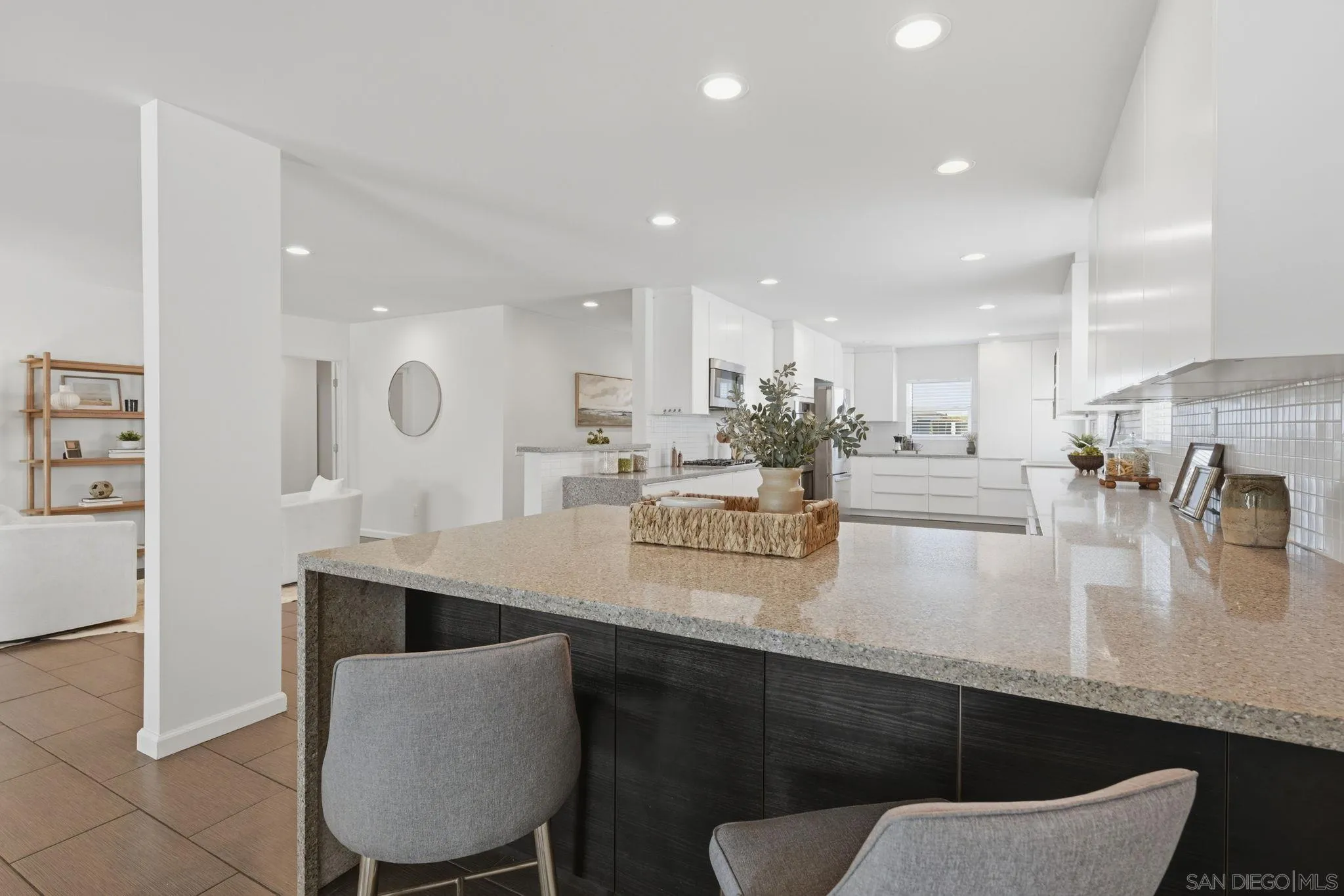 https://cdn.realtyfeed.com/cdn/127/260013636/70326865135de1204312a105f75475df.webp