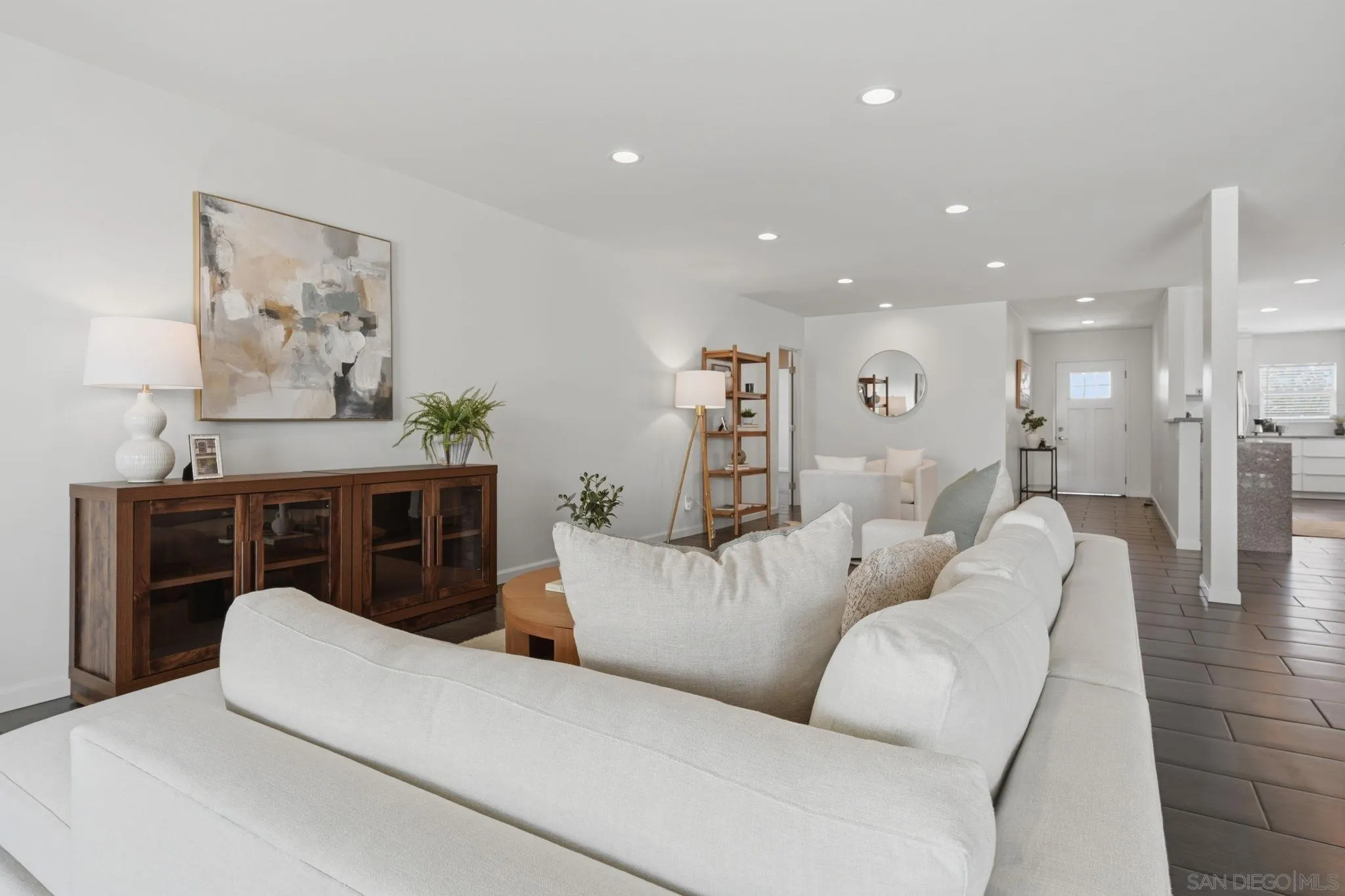 https://cdn.realtyfeed.com/cdn/127/260013636/bbbc2fb04466567a296d4a91499d6b6f.webp