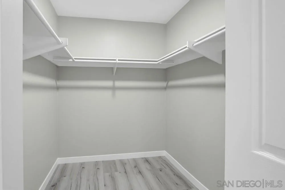 https://cdn.realtyfeed.com/cdn/127/260013640/03761979dc8d58417274e7242bb17014.webp
