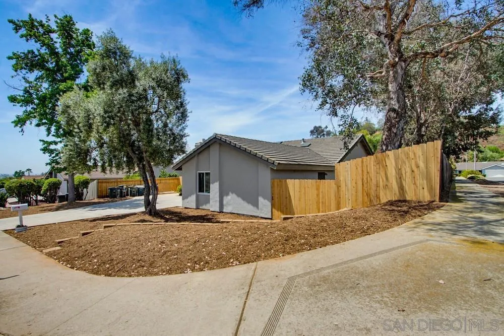 https://cdn.realtyfeed.com/cdn/127/260013640/34386f2f45085d0b996df41d67f3fa14.webp