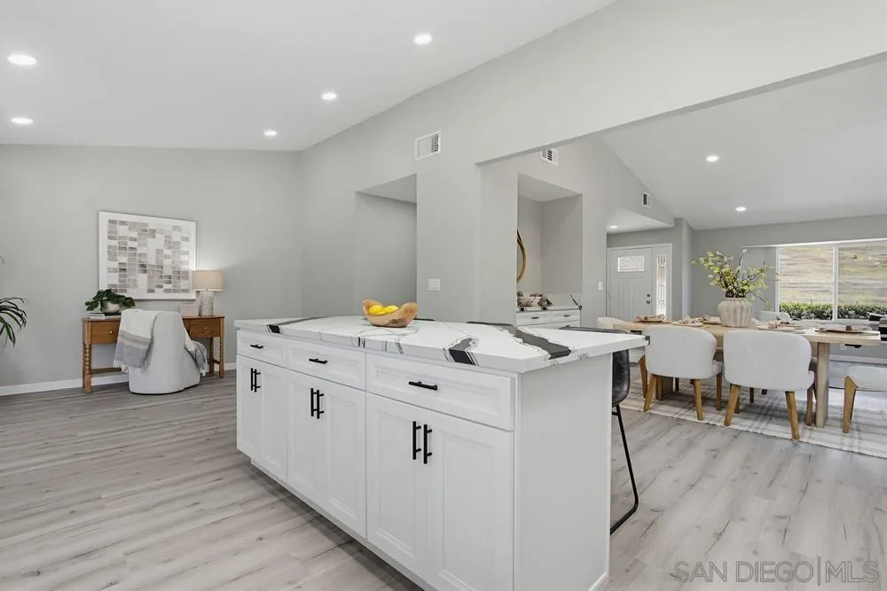 https://cdn.realtyfeed.com/cdn/127/260013640/7ba00e582b9256cdd77f1d7094adb1f5.webp