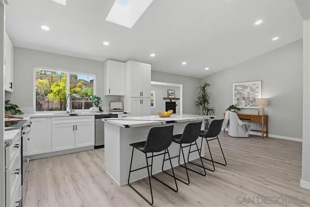 https://cdn.realtyfeed.com/cdn/127/260013640/aae9079e8d3d76e8a312f3eadc9aa566.webp