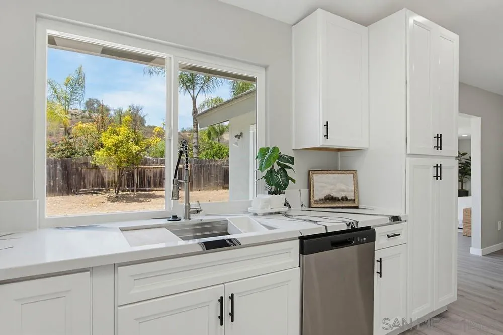 https://cdn.realtyfeed.com/cdn/127/260013640/dea3dd468fa9e5f7f5bfd0d46ba74e72.webp