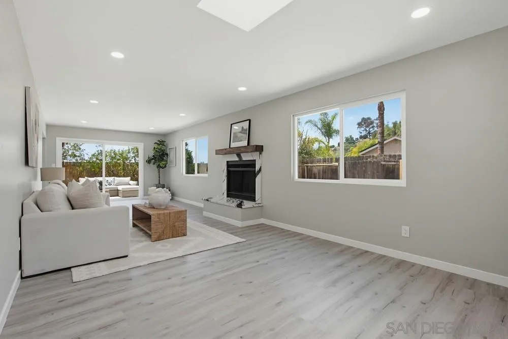 https://cdn.realtyfeed.com/cdn/127/260013640/eccb492eba5e6cea12c1d92014e1ad05.webp