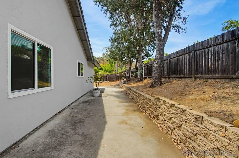 https://cdn.realtyfeed.com/cdn/127/260013640/fc30f1ebd7b7af690a887d66806a84d4.webp