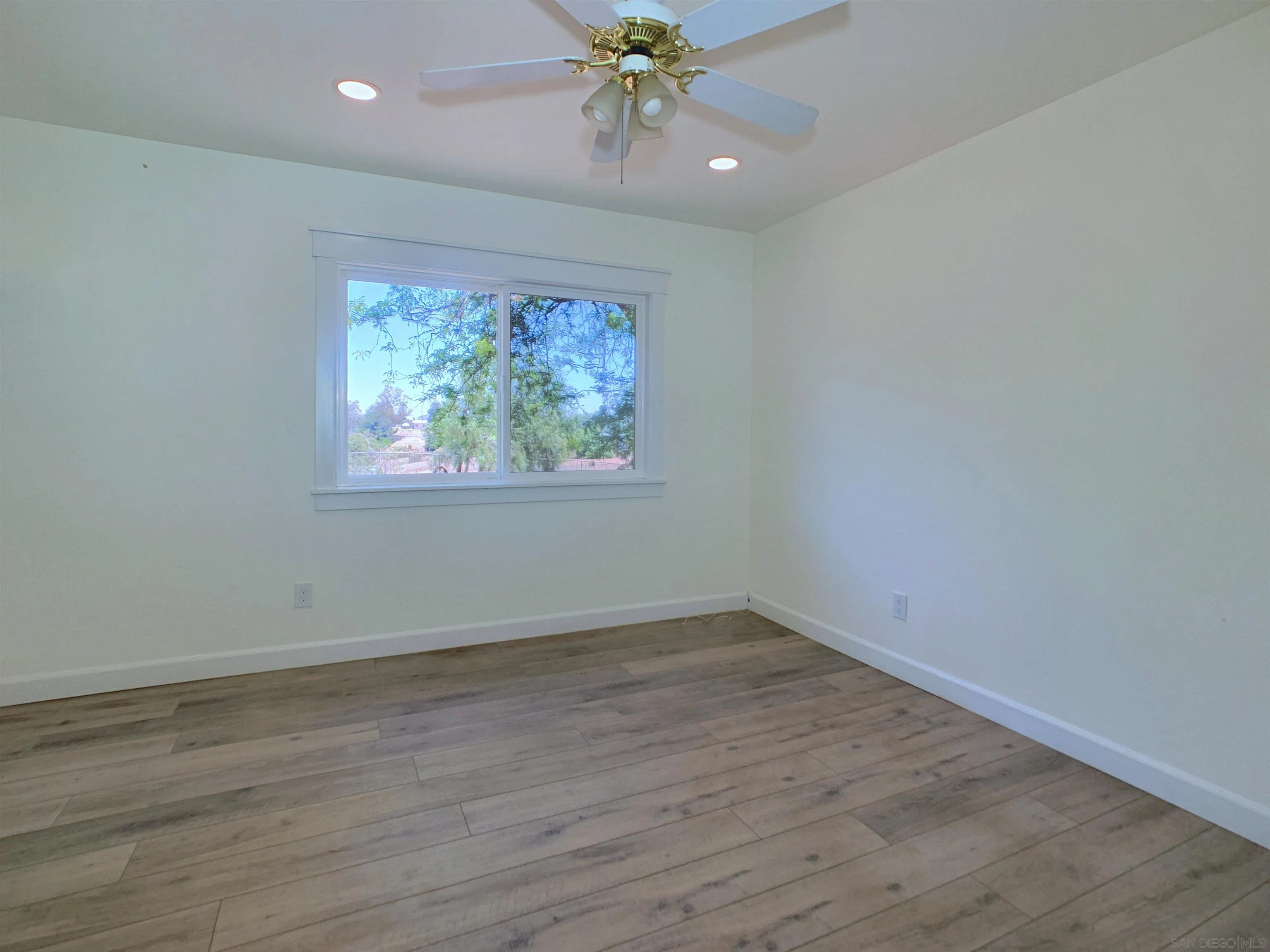 https://cdn.realtyfeed.com/cdn/127/260013641/031717095618831c532b43e36af5137e.webp