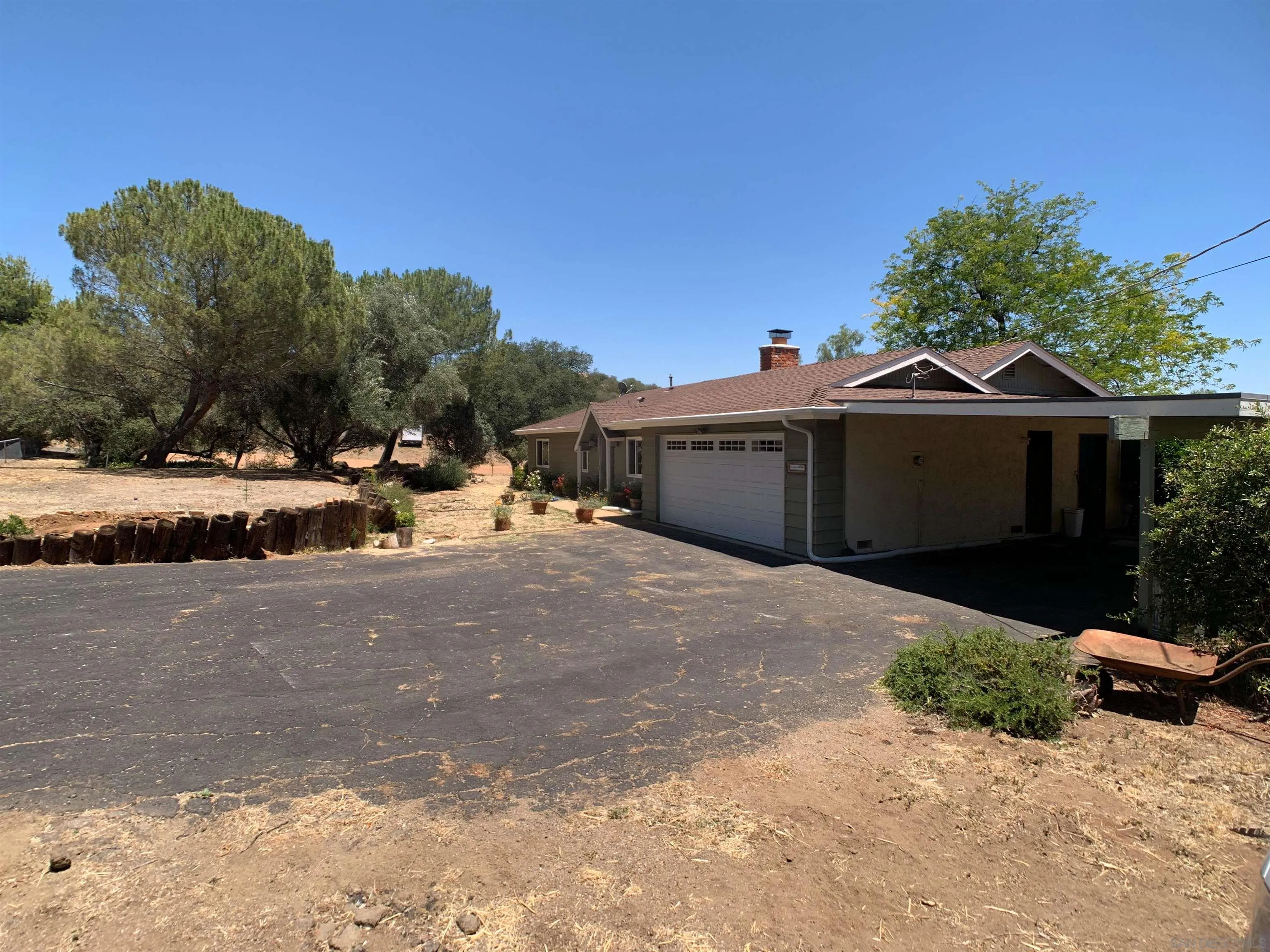 https://cdn.realtyfeed.com/cdn/127/260013641/27098907d3beb1cc9472f9cb39f6bd97.webp