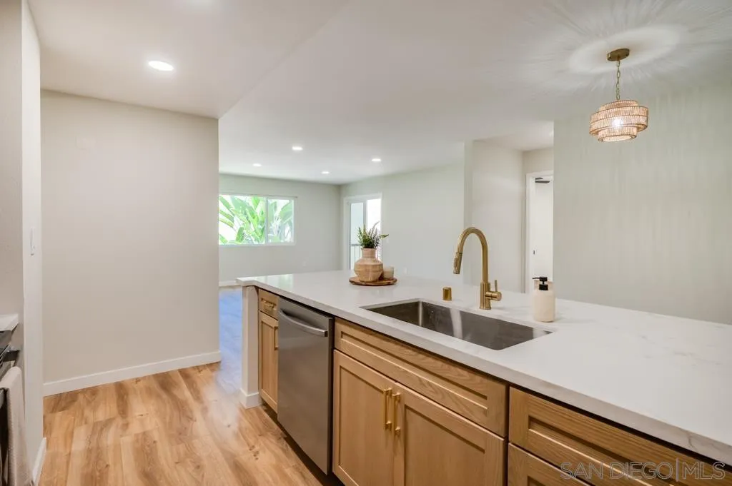 Photo #8: 260013646 Listing: Photo #8
