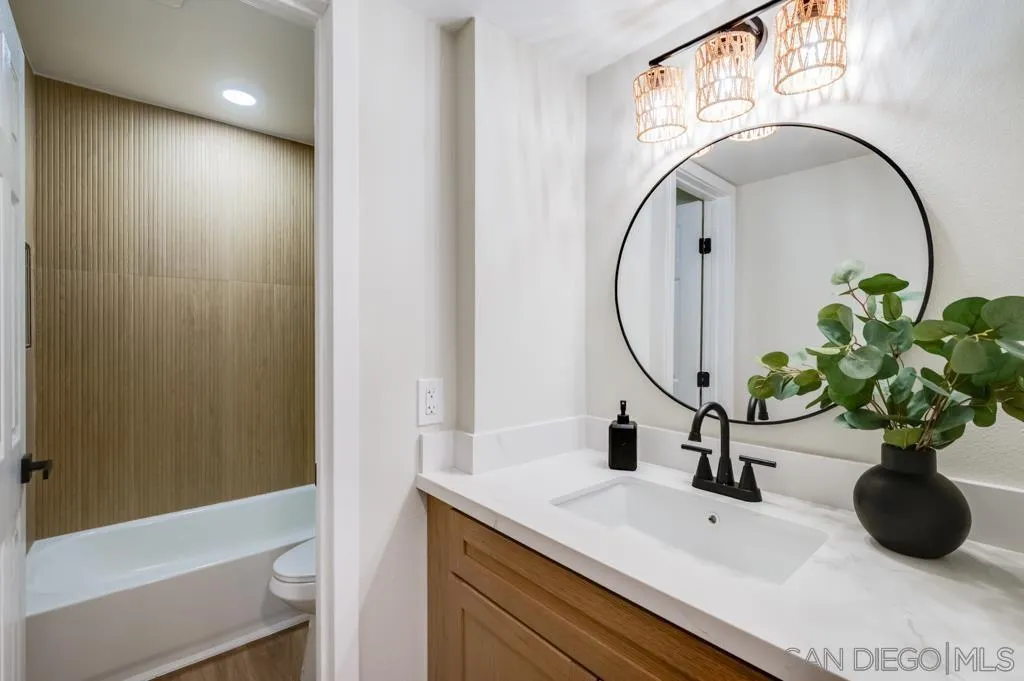 Photo #12: 260013646 Listing: Photo #12