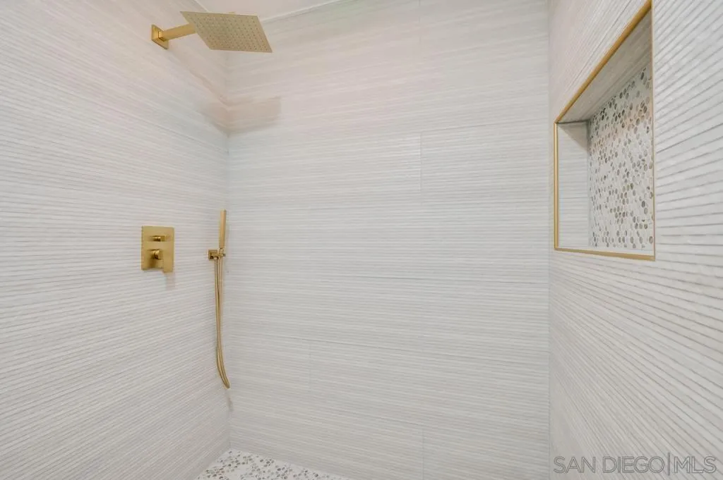 Photo #22: 260013646 Listing: Photo #22