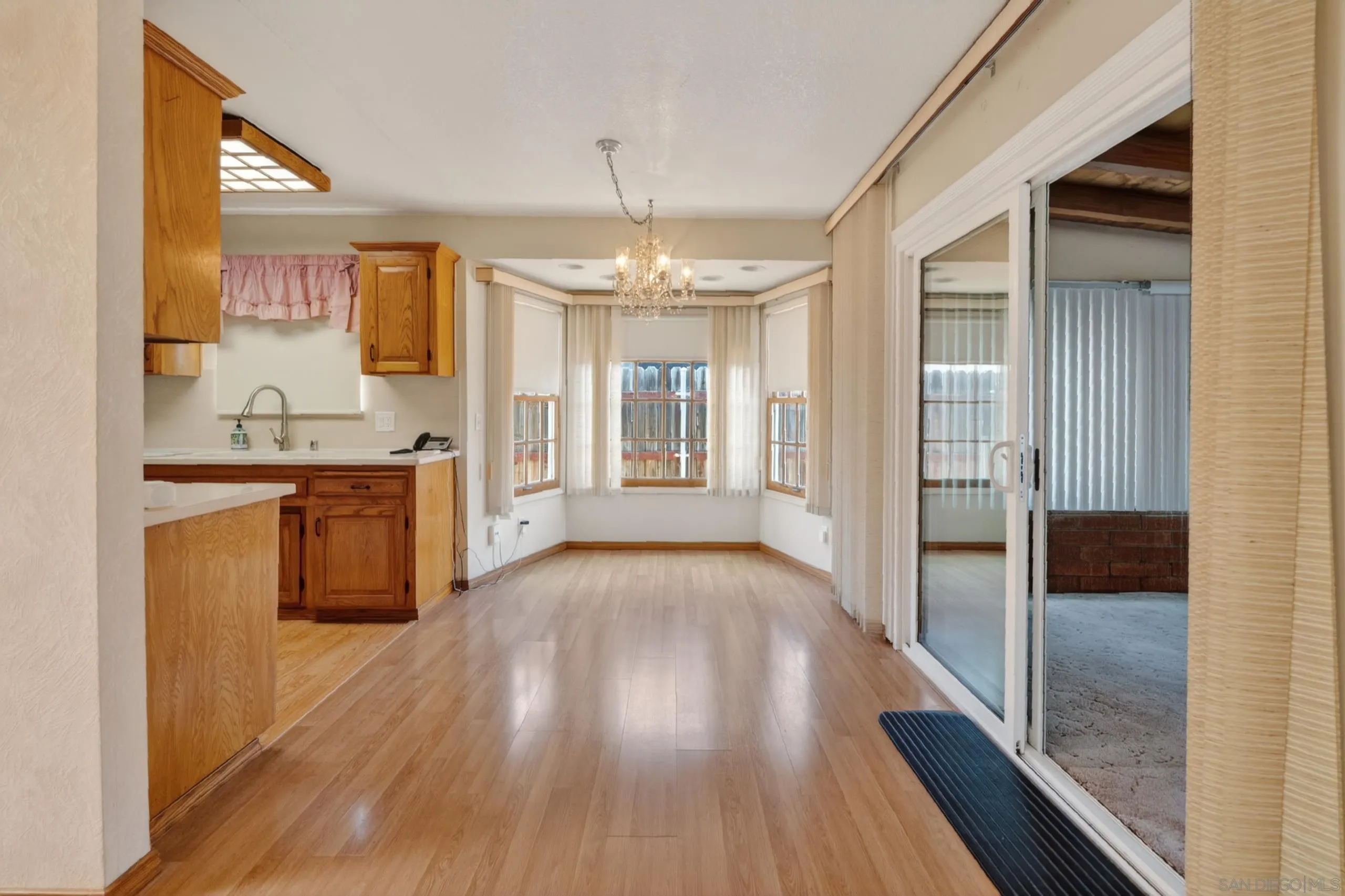 https://cdn.realtyfeed.com/cdn/127/260013653/273370074b1d0cc6d303d45576334128.webp
