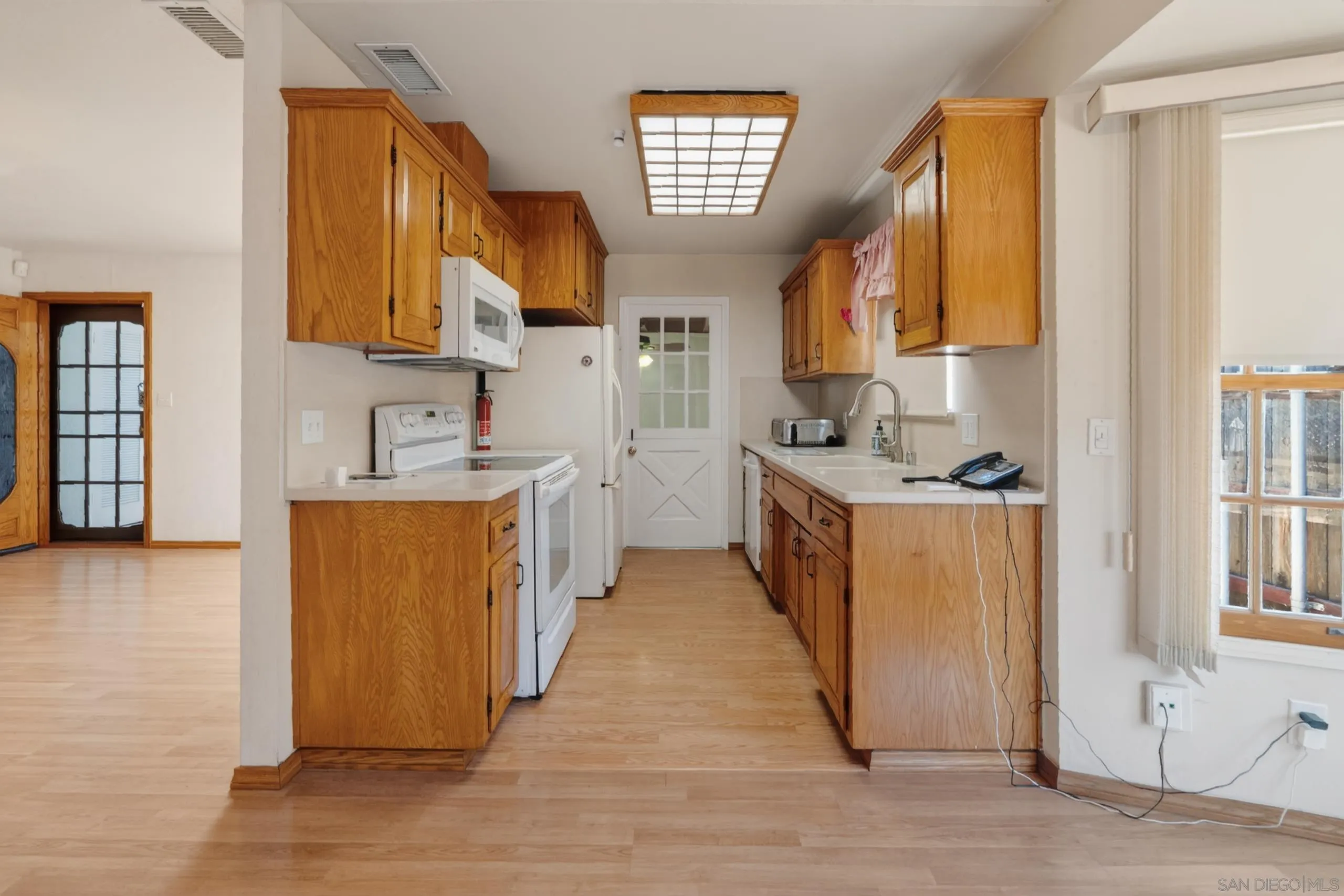 https://cdn.realtyfeed.com/cdn/127/260013653/41d1fab0dacf13085942a9955e9d9b20.webp