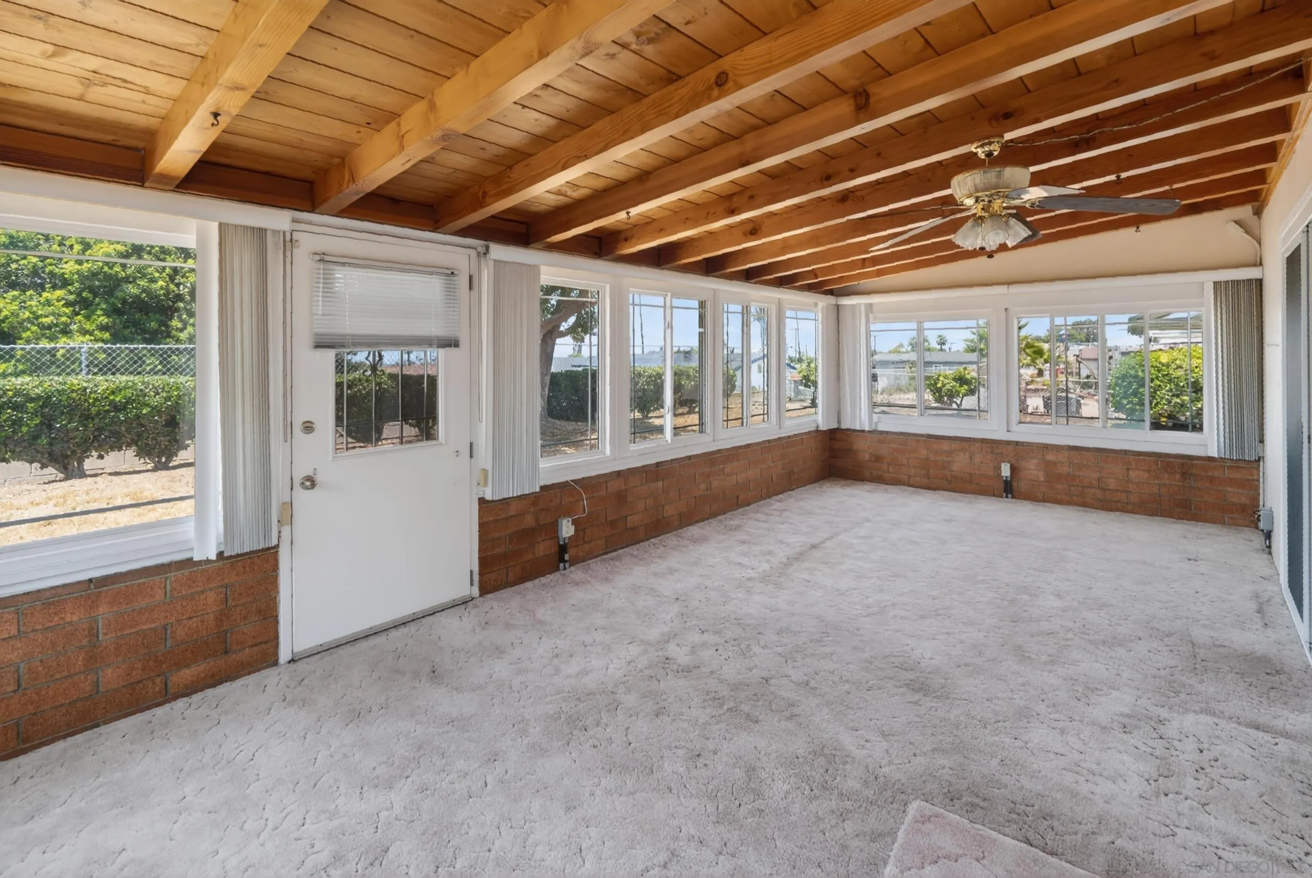 https://cdn.realtyfeed.com/cdn/127/260013653/44c70212d2ac1a417bddacbdd6f63049.webp