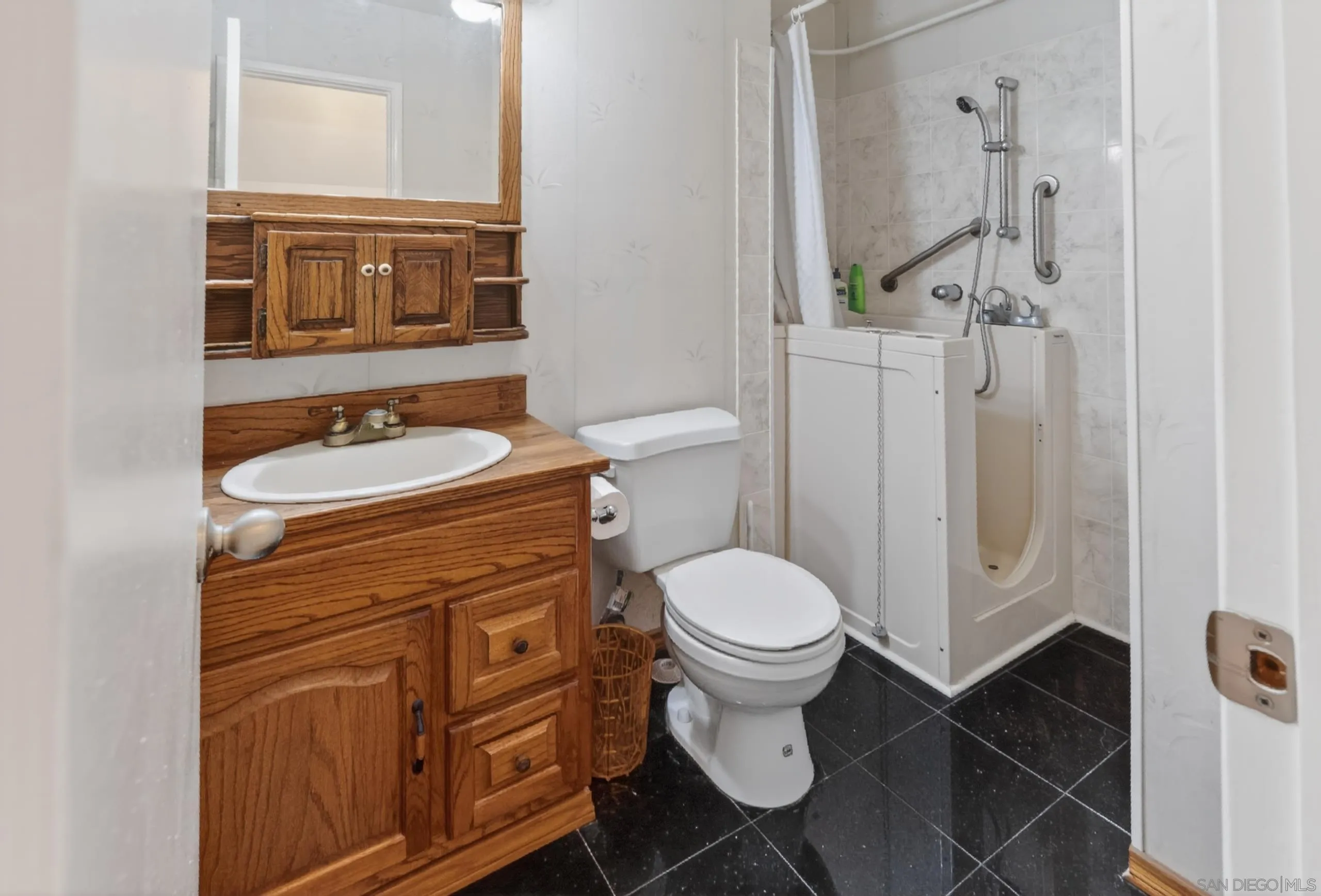 https://cdn.realtyfeed.com/cdn/127/260013653/a19a83d6cc8752b6dd51227b5e40256a.webp