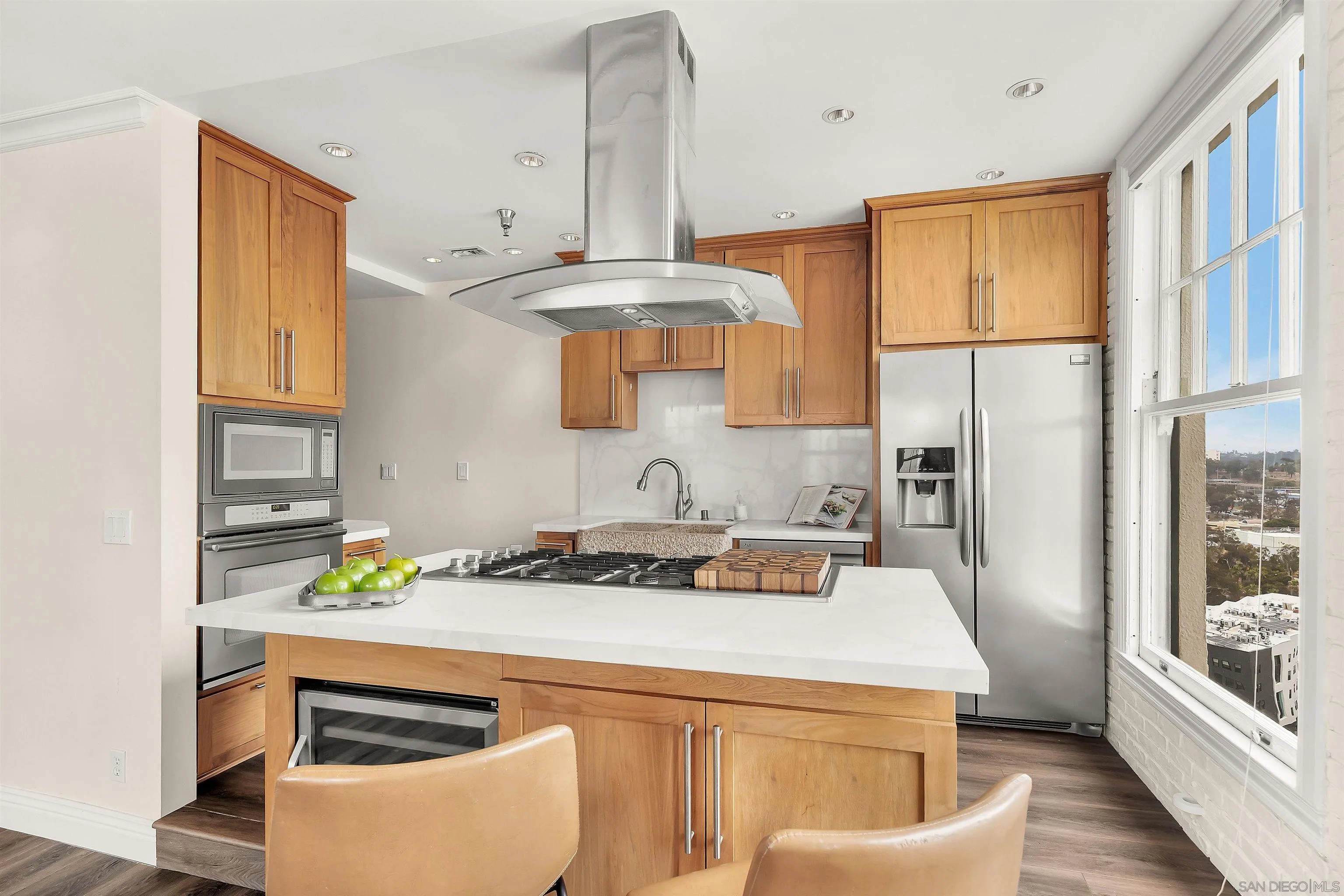 https://cdn.realtyfeed.com/cdn/127/260013655/b475638559ae2346dae132be132342e0.webp