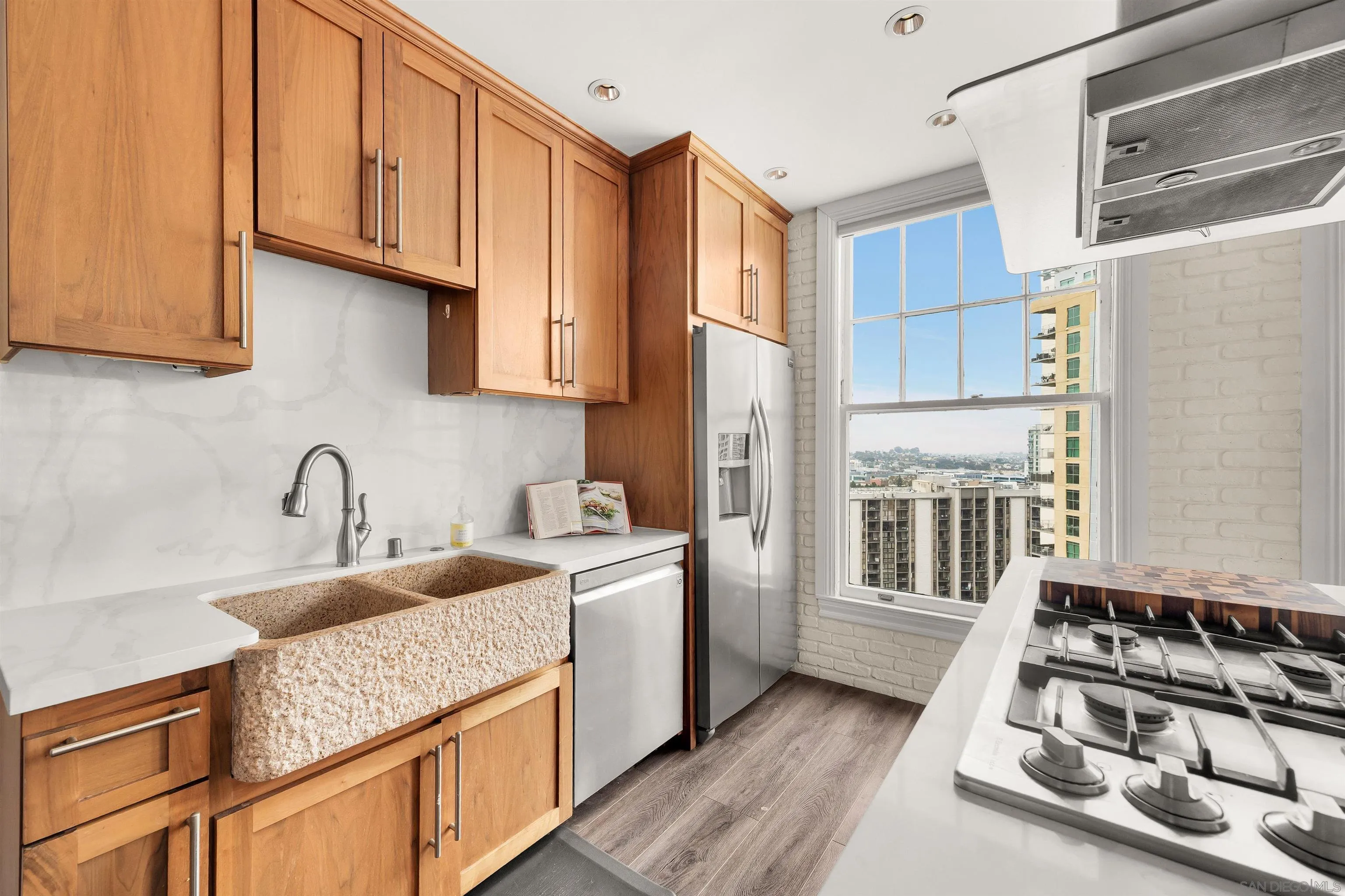 https://cdn.realtyfeed.com/cdn/127/260013655/ef71053b4e47e0f36bb5fd98606e10b6.webp