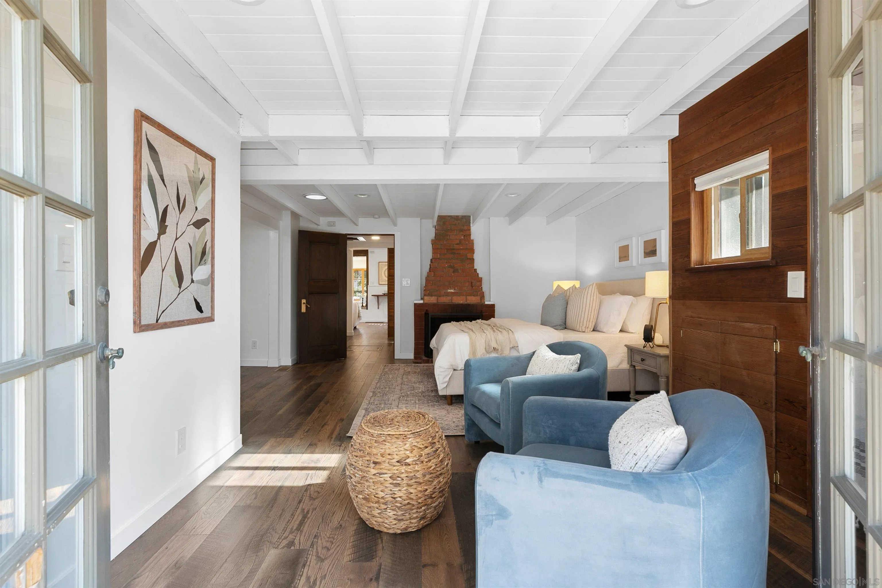 https://cdn.realtyfeed.com/cdn/127/260013660/61b25e06d7fa9f2c234580e138cd25ea.webp