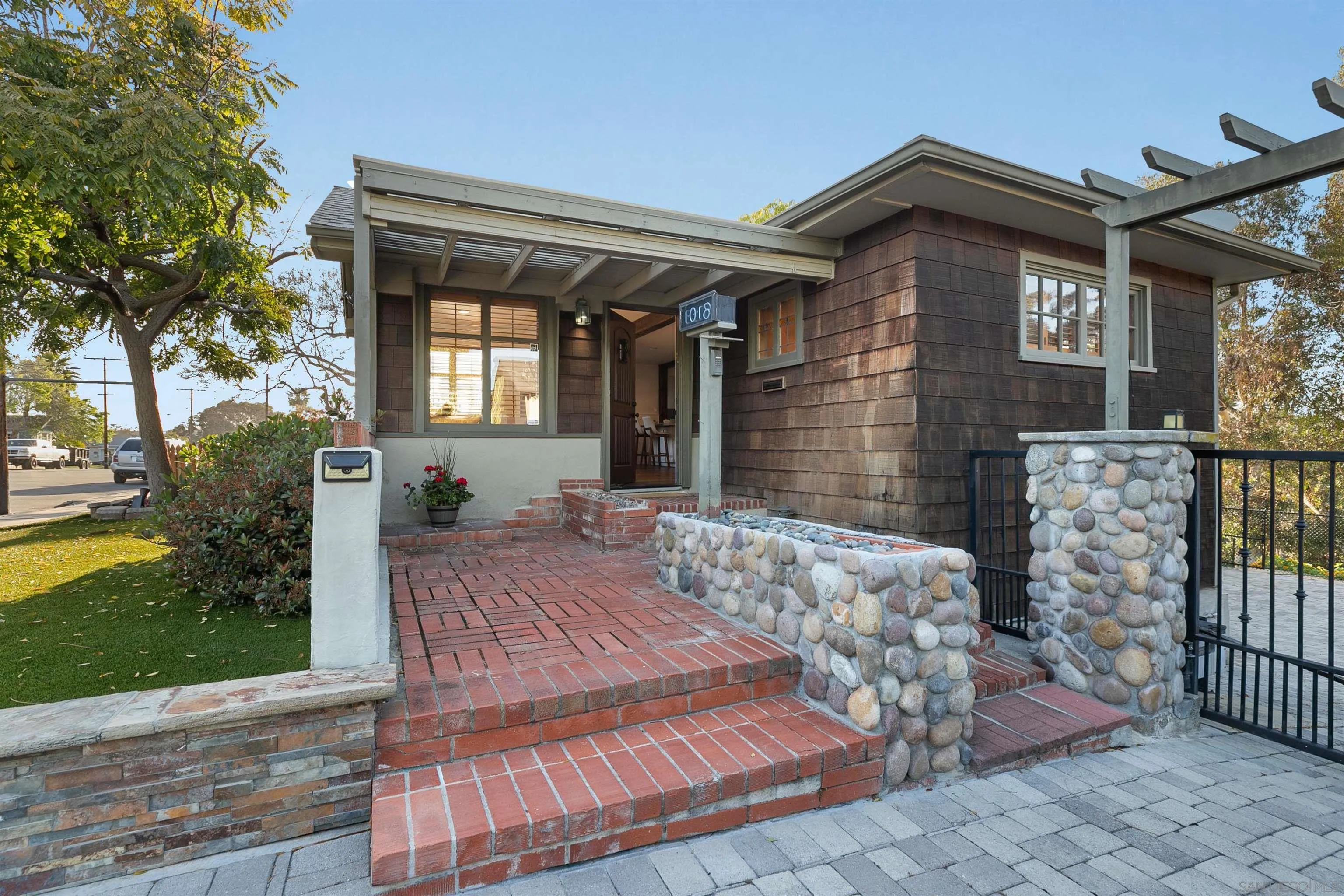 https://cdn.realtyfeed.com/cdn/127/260013660/7279f39429b5dbb8574c7258f6c5c96b.webp