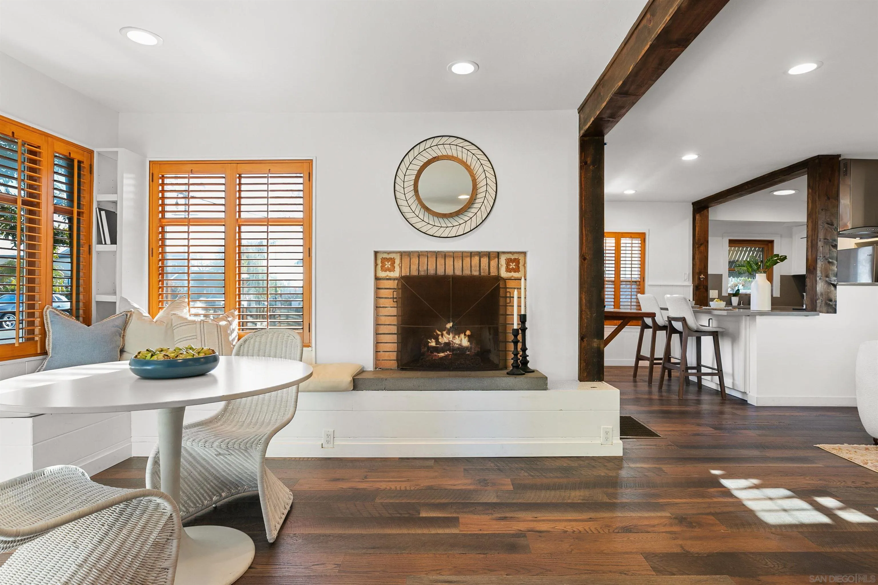 https://cdn.realtyfeed.com/cdn/127/260013660/8a82810f18d42e908b5ee004eaf254e9.webp