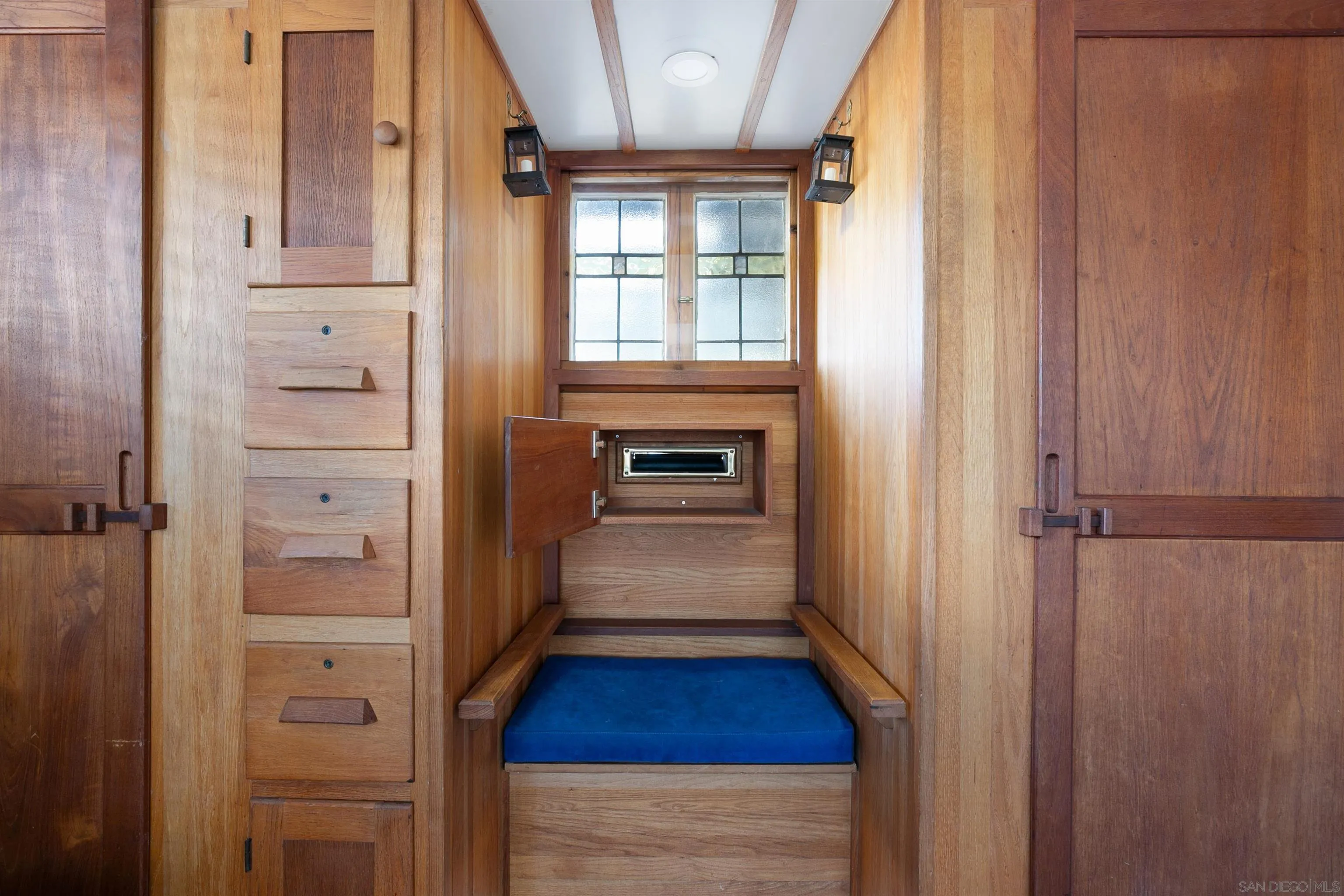https://cdn.realtyfeed.com/cdn/127/260013660/ddadac8c10f1ef741b5ab0f3c672cbf0.webp