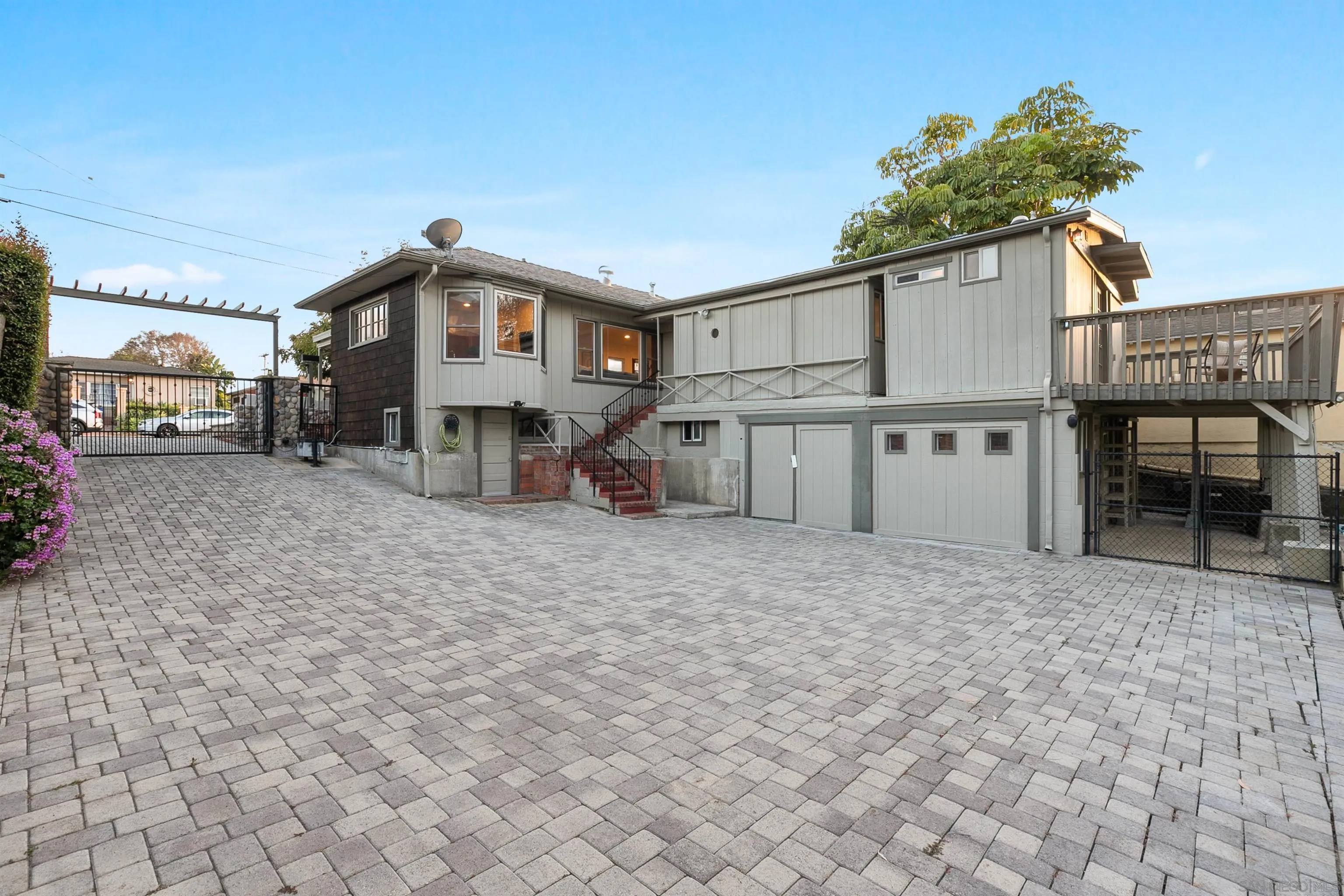 https://cdn.realtyfeed.com/cdn/127/260013660/f48496fb726def2340e6722bcbcd0b7a.webp
