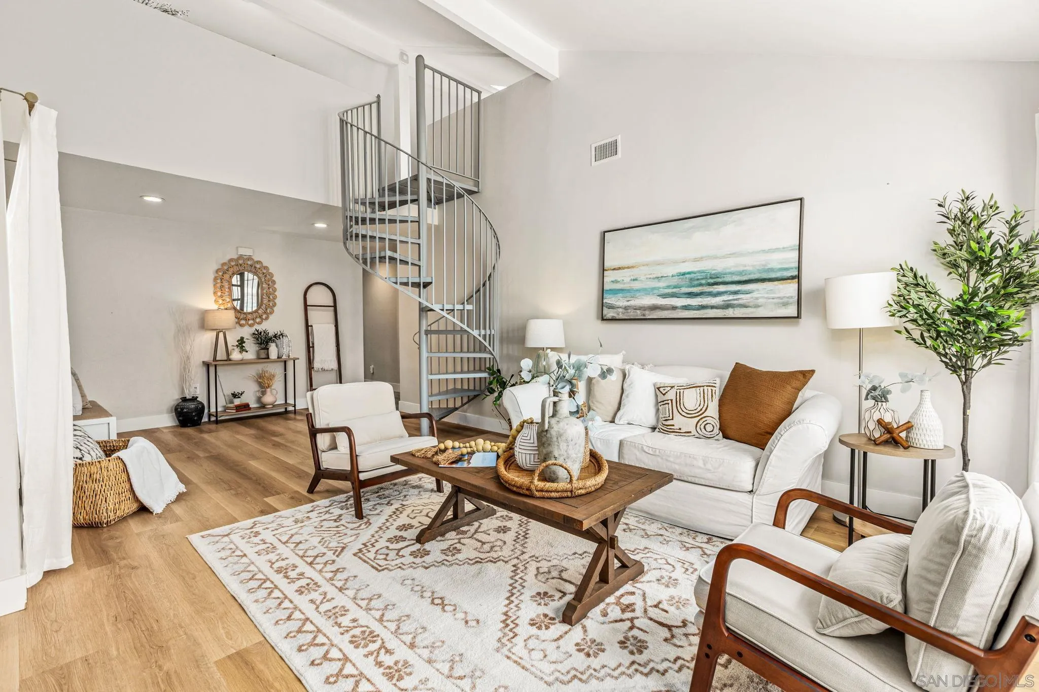 Photo #1: 260013662 Listing: Photo #1