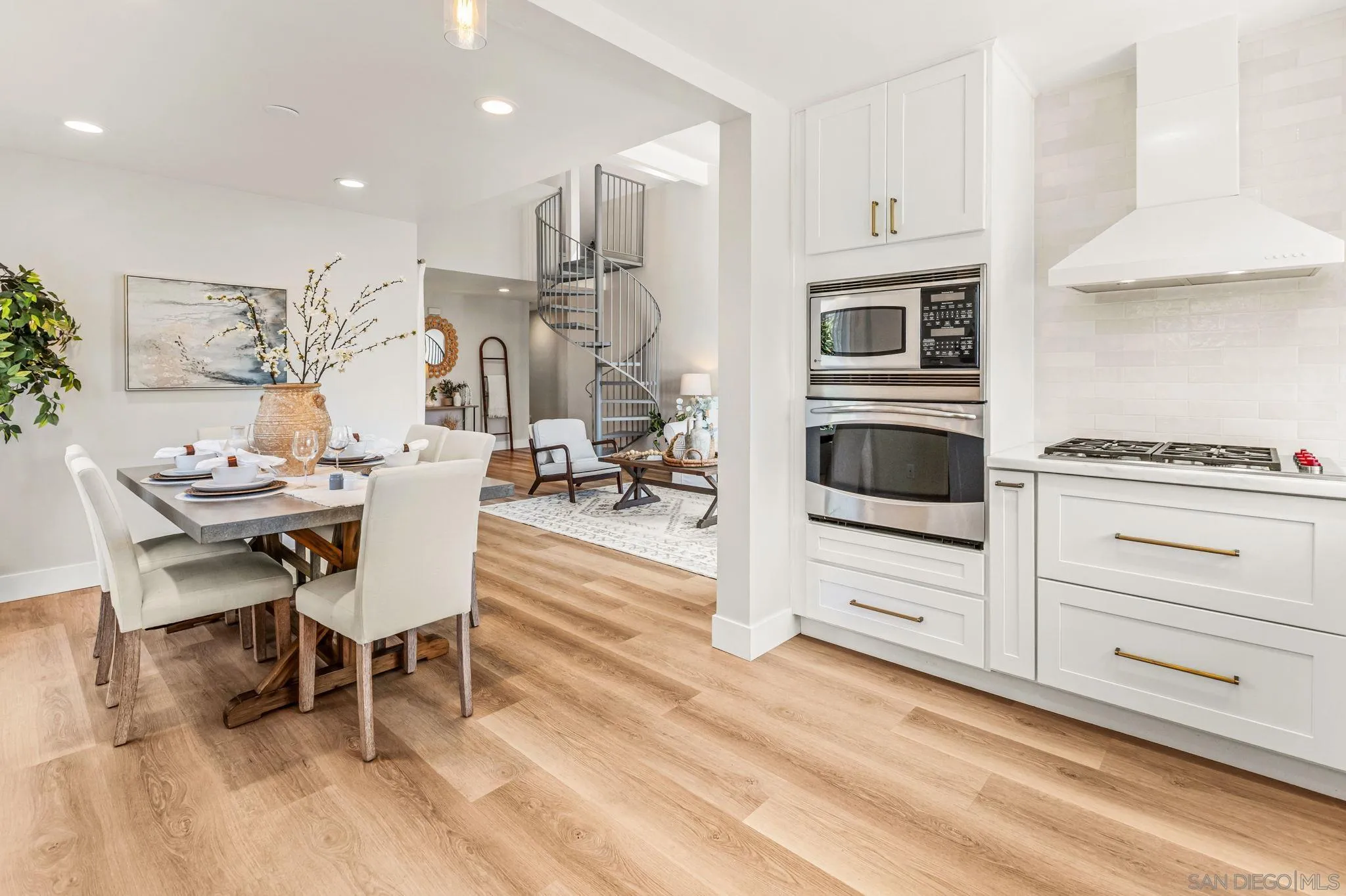 Photo #8: 260013662 Listing: Photo #8