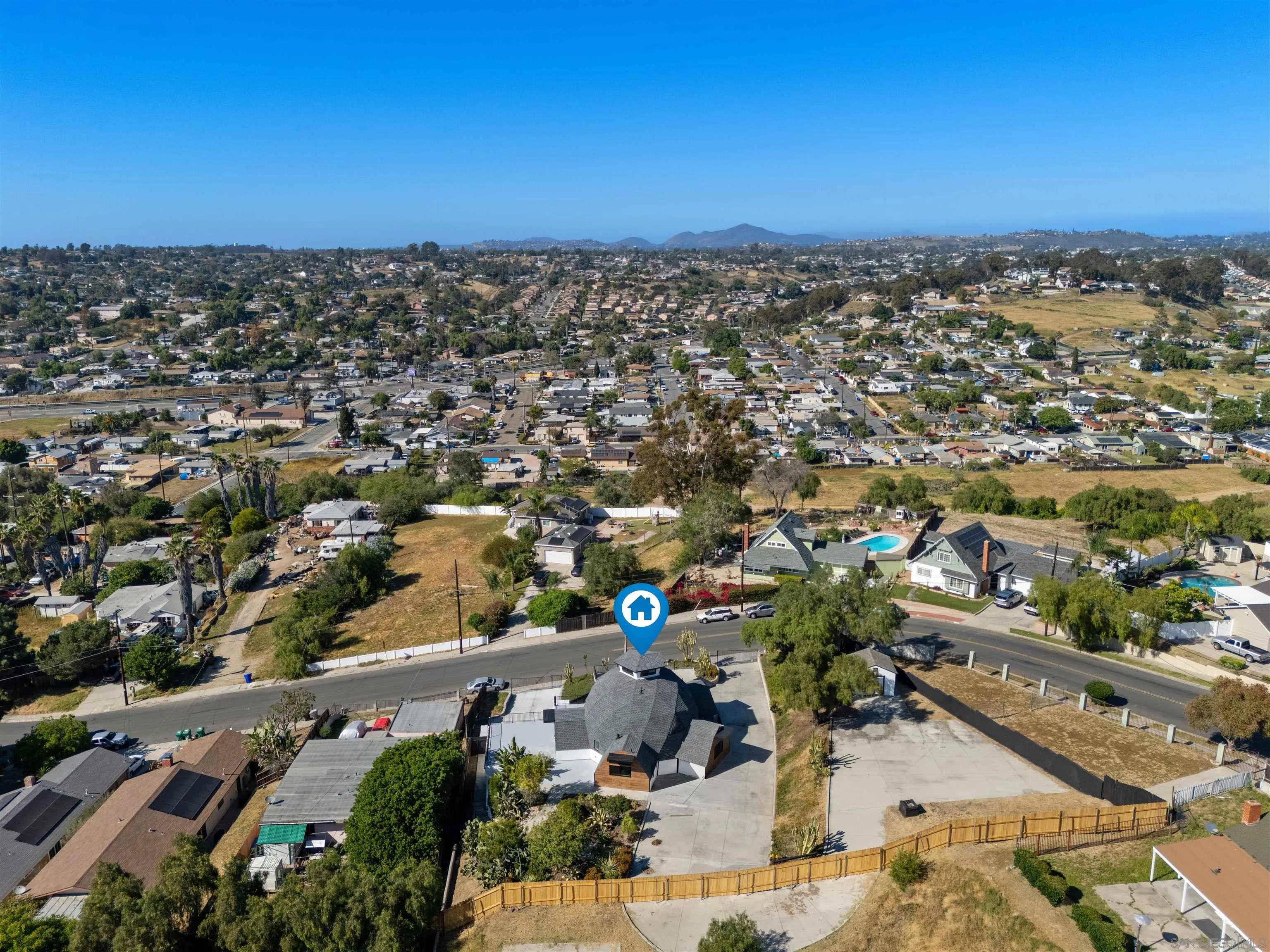 https://cdn.realtyfeed.com/cdn/127/260013664/7986dd28057087f85069b2c91fc7a265.webp