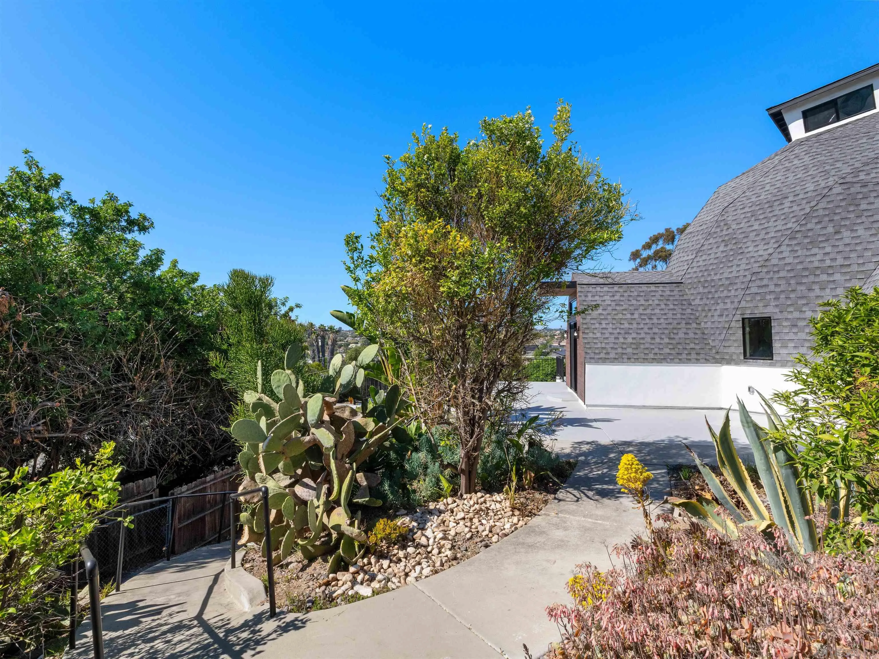 https://cdn.realtyfeed.com/cdn/127/260013664/959548b241d7853d89ace3561dd032d4.webp