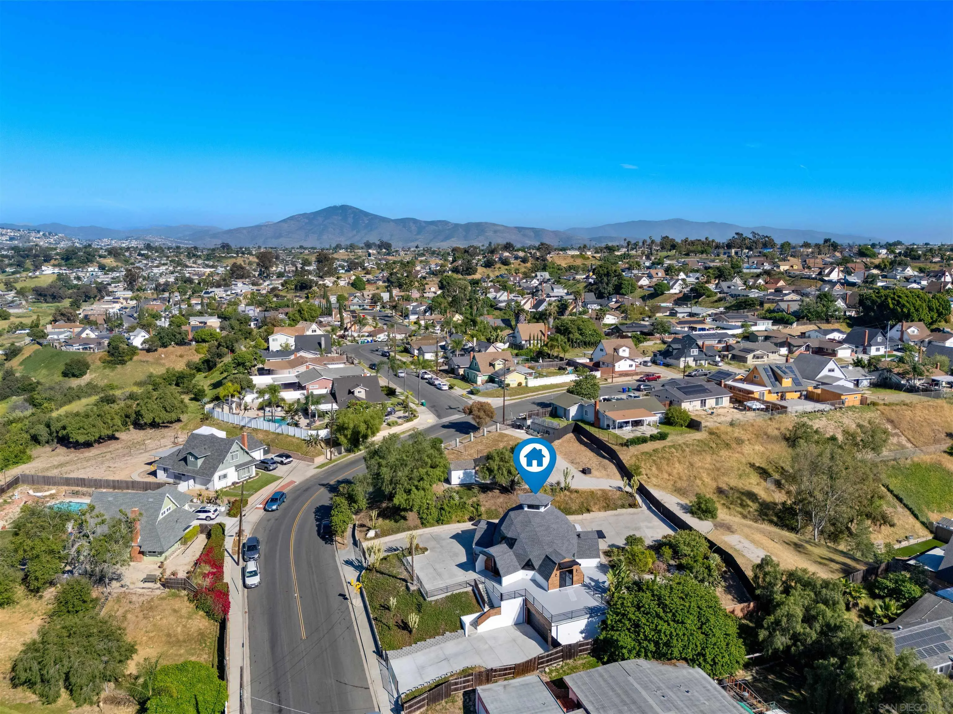 https://cdn.realtyfeed.com/cdn/127/260013664/a8bbe1ce900ba7ceb630856a33726391.webp