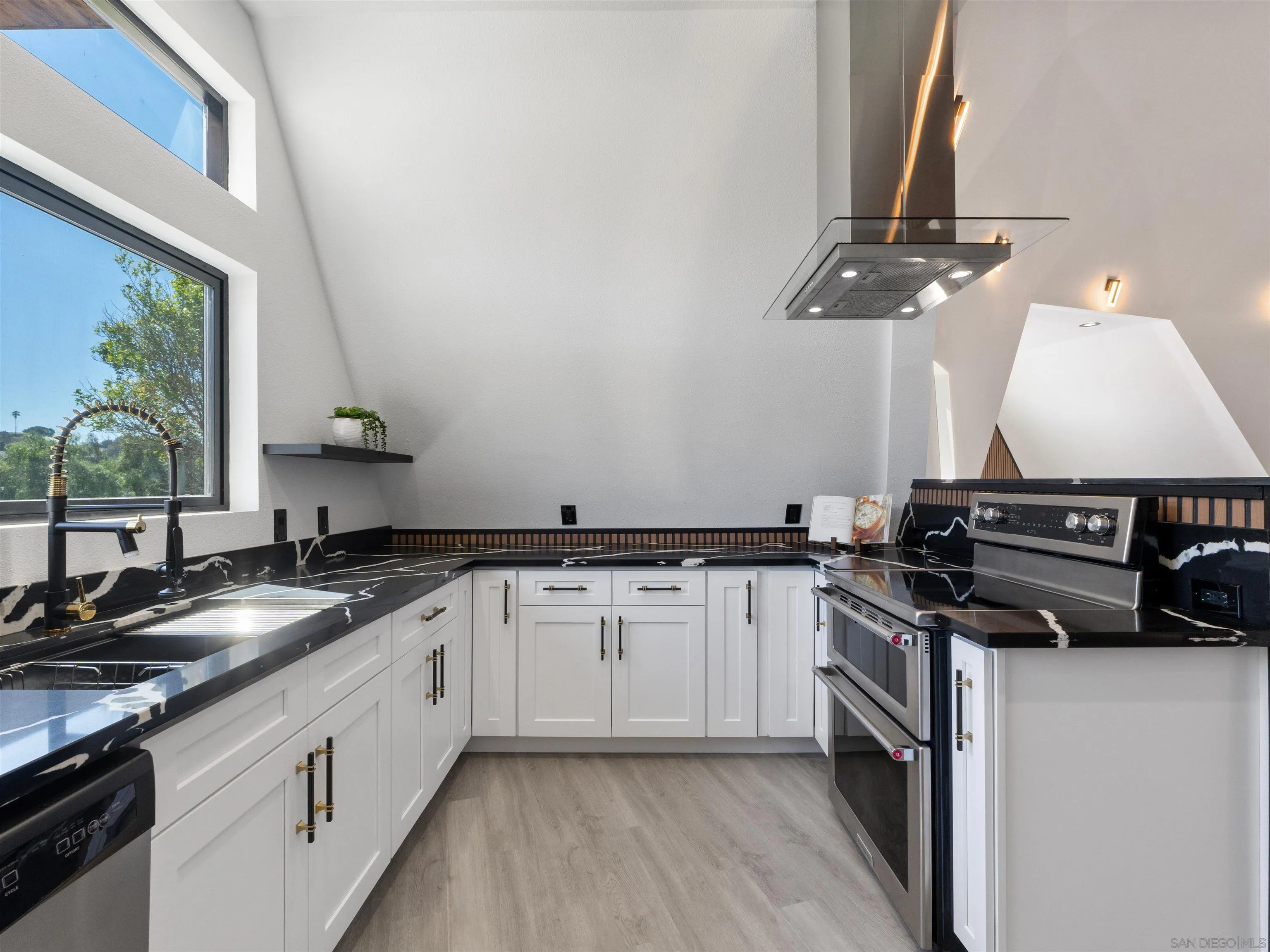 https://cdn.realtyfeed.com/cdn/127/260013664/e934036a1008e62ac5723f3ec13b1962.webp