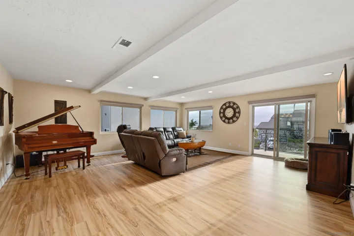 3025 CHICAGO, SAN DIEGO, CA 92117  Photo 4