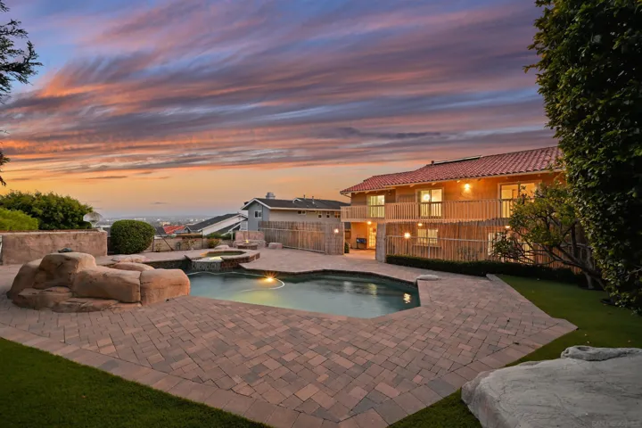 3025 CHICAGO, SAN DIEGO, CA 92117  Photo 3