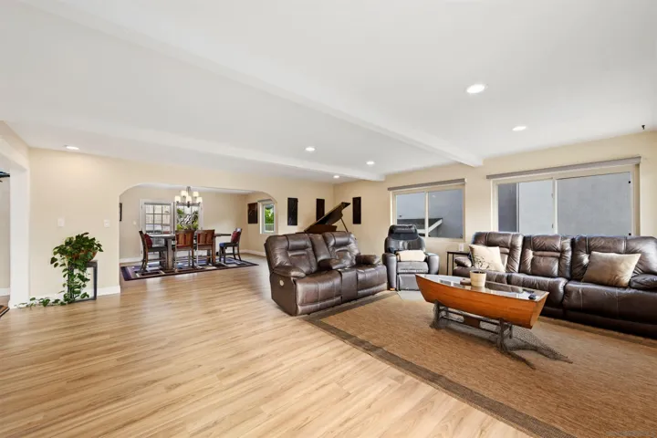 3025 CHICAGO, SAN DIEGO, CA 92117  Photo 5