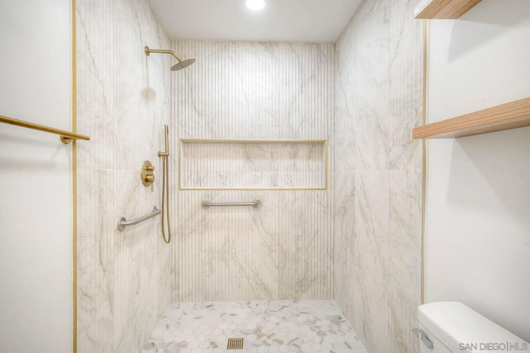 https://cdn.realtyfeed.com/cdn/127/260013669/145958eadc1d6df48aadabf50805469d.webp