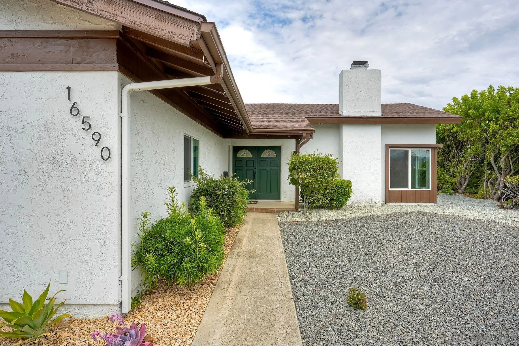 https://cdn.realtyfeed.com/cdn/127/260013669/1fa99d19e222790ee1cbc18848aa7a90.webp