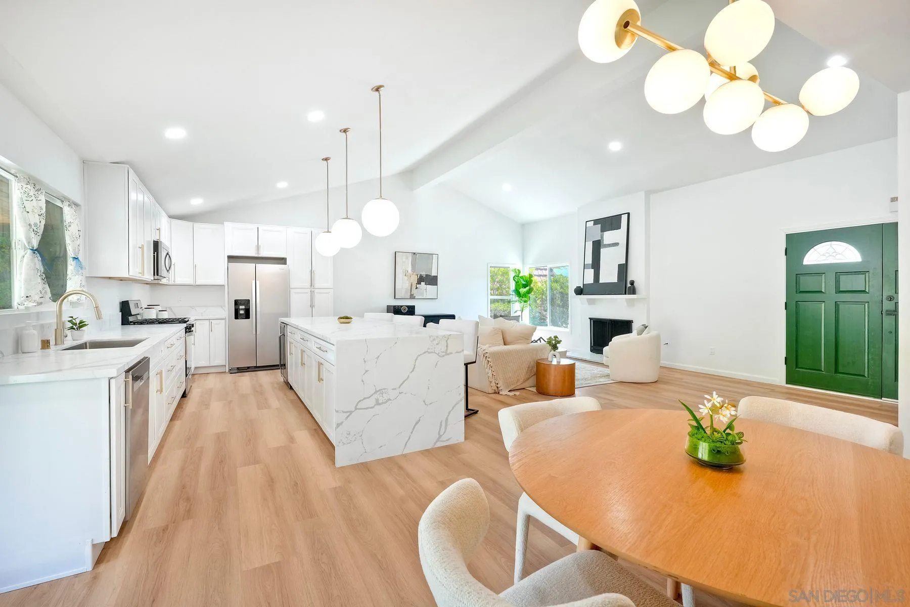 https://cdn.realtyfeed.com/cdn/127/260013669/86bb32c33dabb3618d0c8e2bf7550b5c.webp