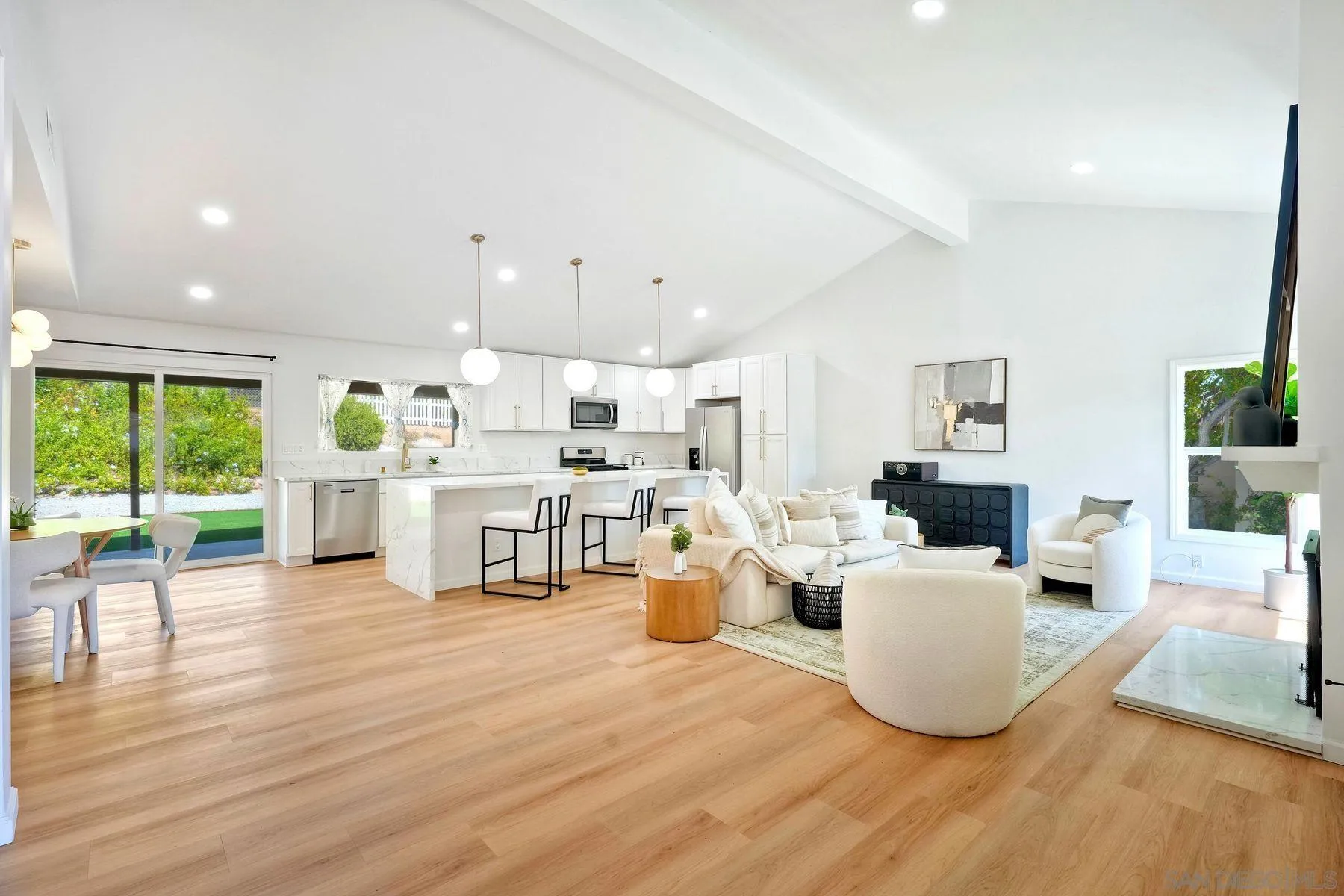 https://cdn.realtyfeed.com/cdn/127/260013669/8ca4783cce937794e4dce9cb36c0bed4.webp