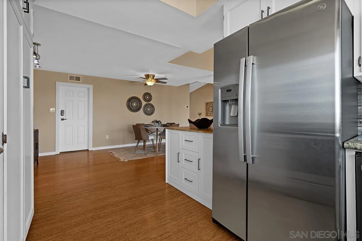 https://cdn.realtyfeed.com/cdn/127/260013671/24517625ca72dbf8bd8f94a7d17653e8.webp