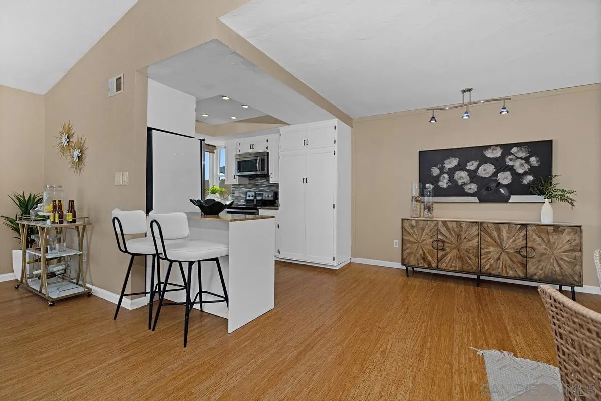 https://cdn.realtyfeed.com/cdn/127/260013671/31420e2f5a532e0954189818035fd513.webp