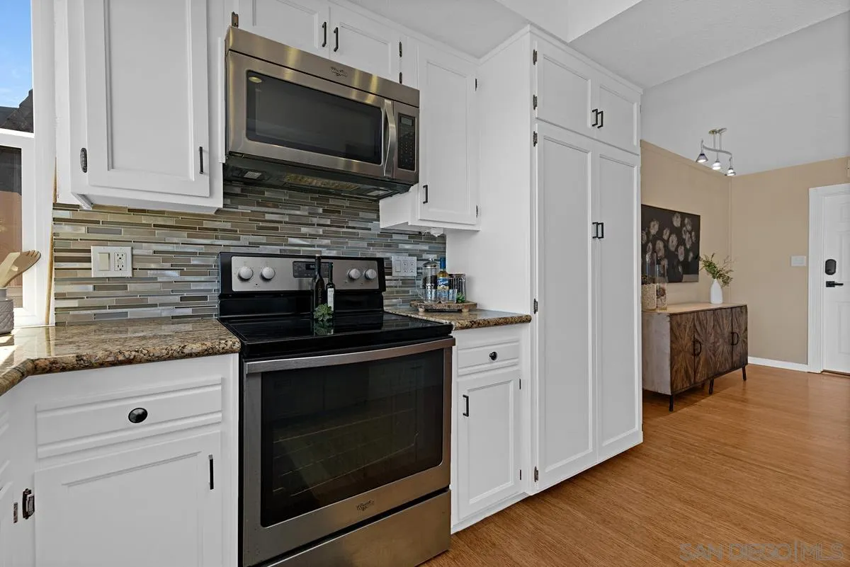 https://cdn.realtyfeed.com/cdn/127/260013671/3f67b2d701c8bf34984bfd0023f81181.webp