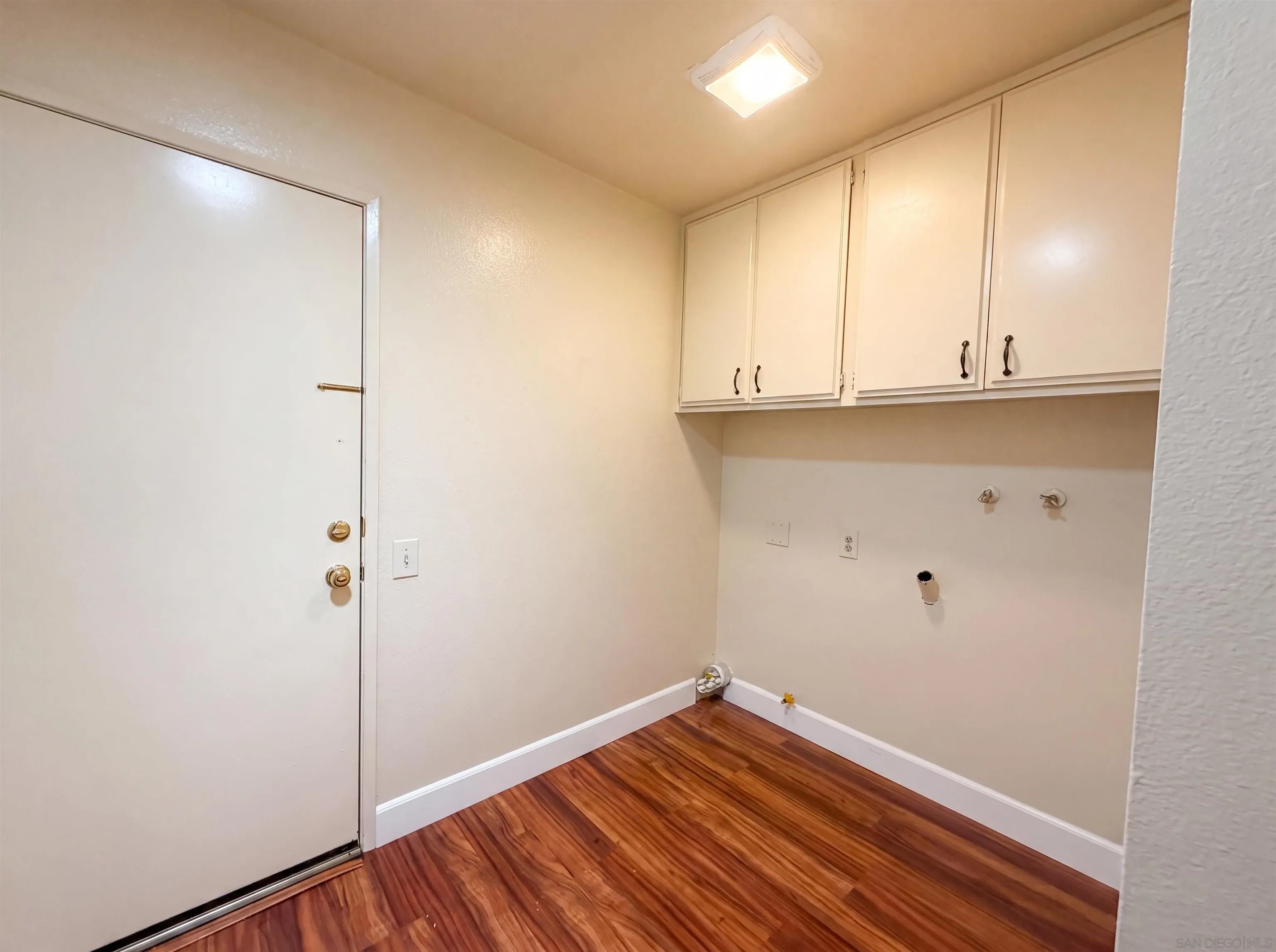 https://cdn.realtyfeed.com/cdn/127/260013672/f70653fd70808ae80e3a55ab3b119f5d.webp