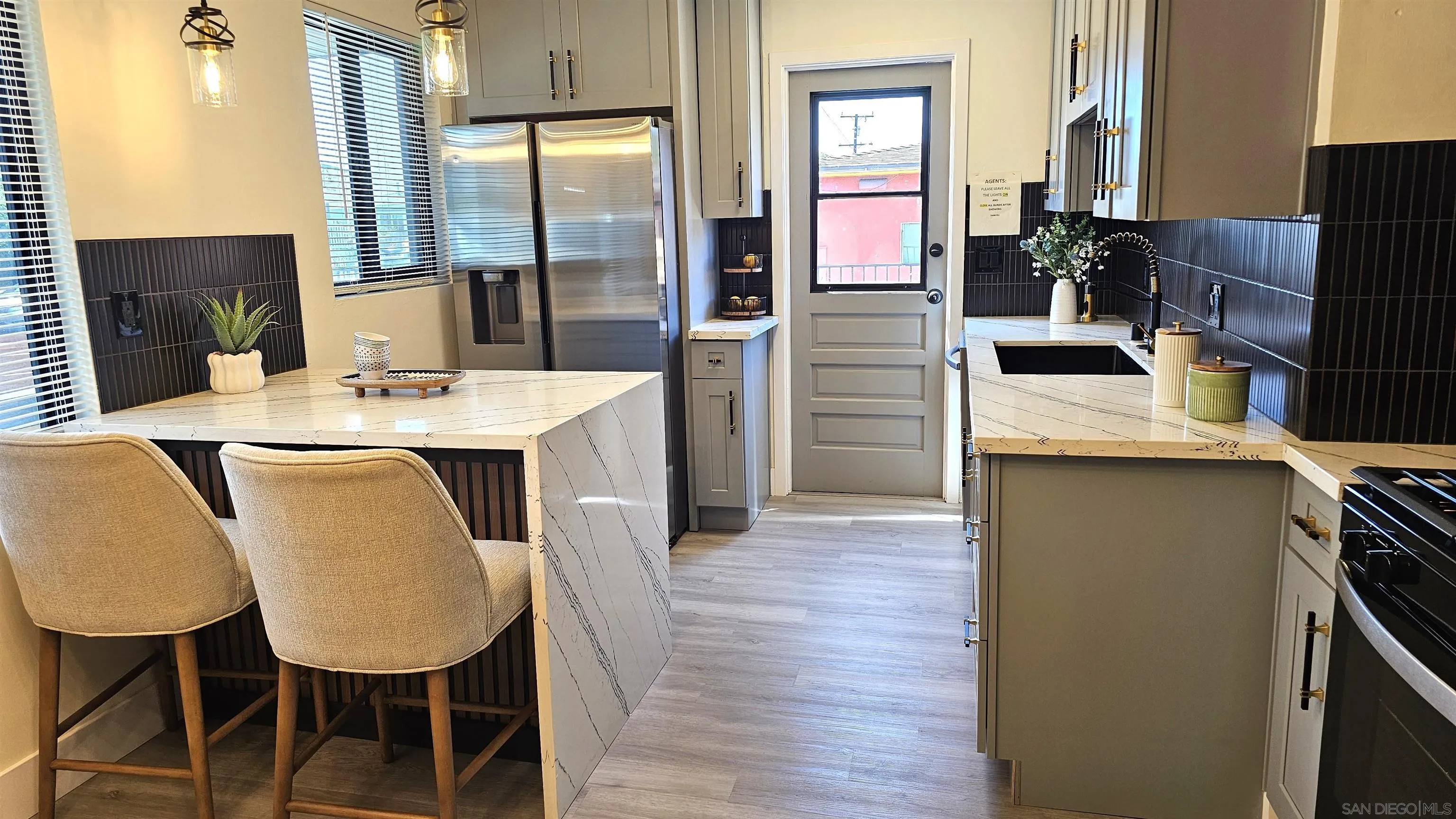 https://cdn.realtyfeed.com/cdn/127/260013673/48c16565e101cdc4bcfb55c9fcd94bc2.webp