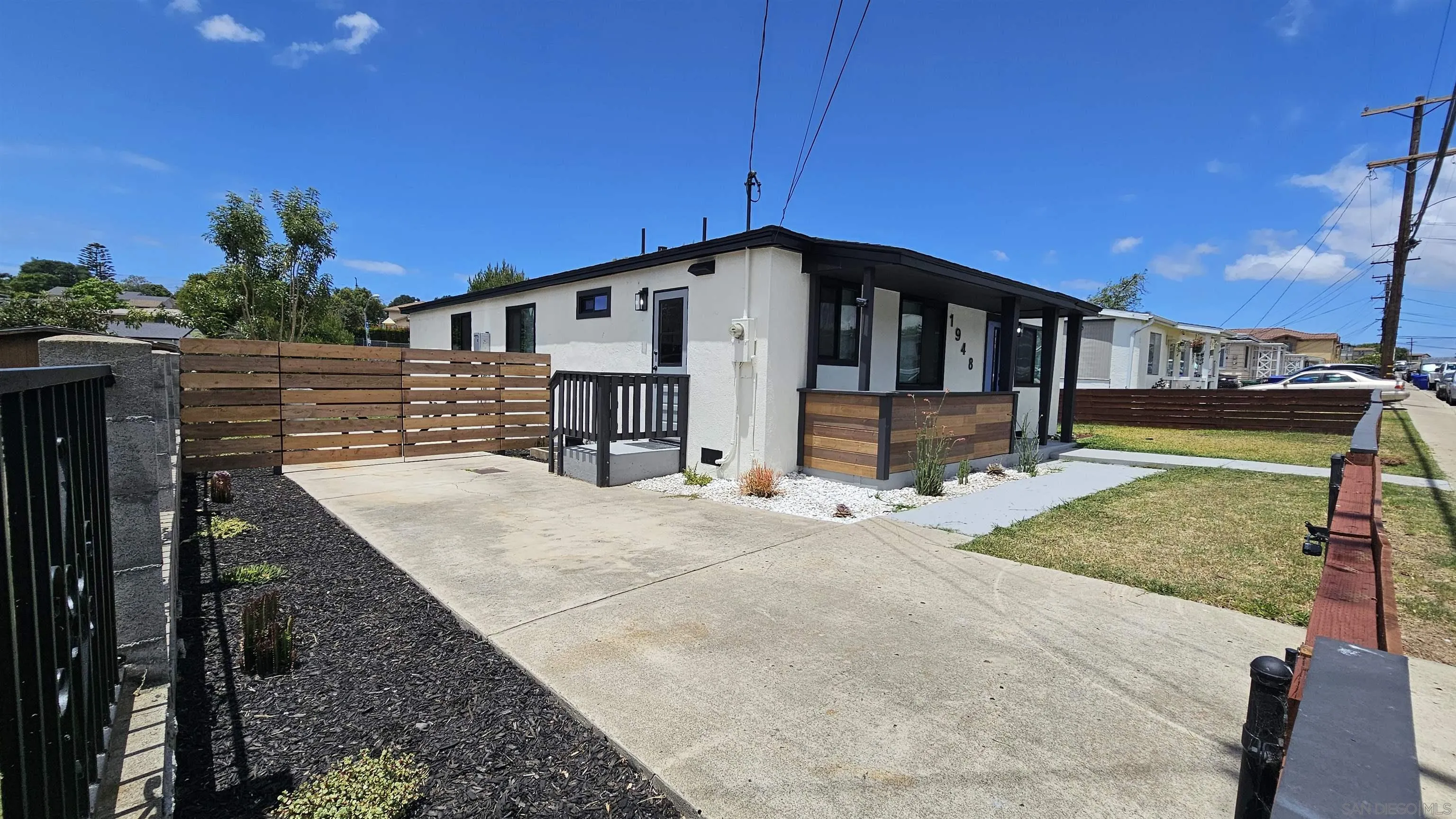 https://cdn.realtyfeed.com/cdn/127/260013673/68c3b68f484416022d2eed31b96490ce.webp
