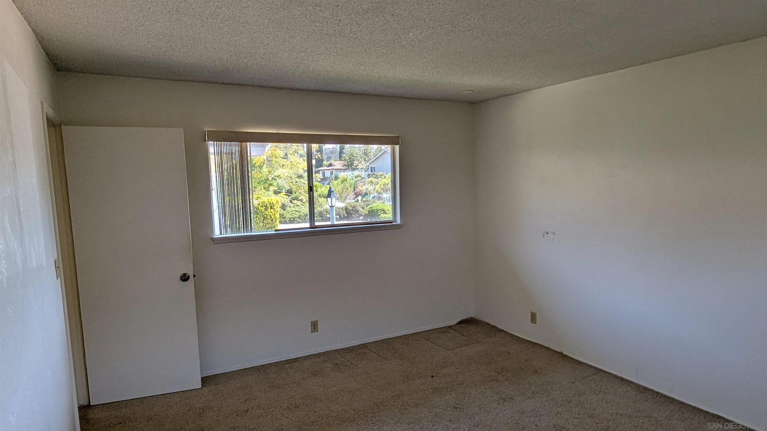 https://cdn.realtyfeed.com/cdn/127/260013676/27ad3f86829e89af4b7b58725dffd450.webp