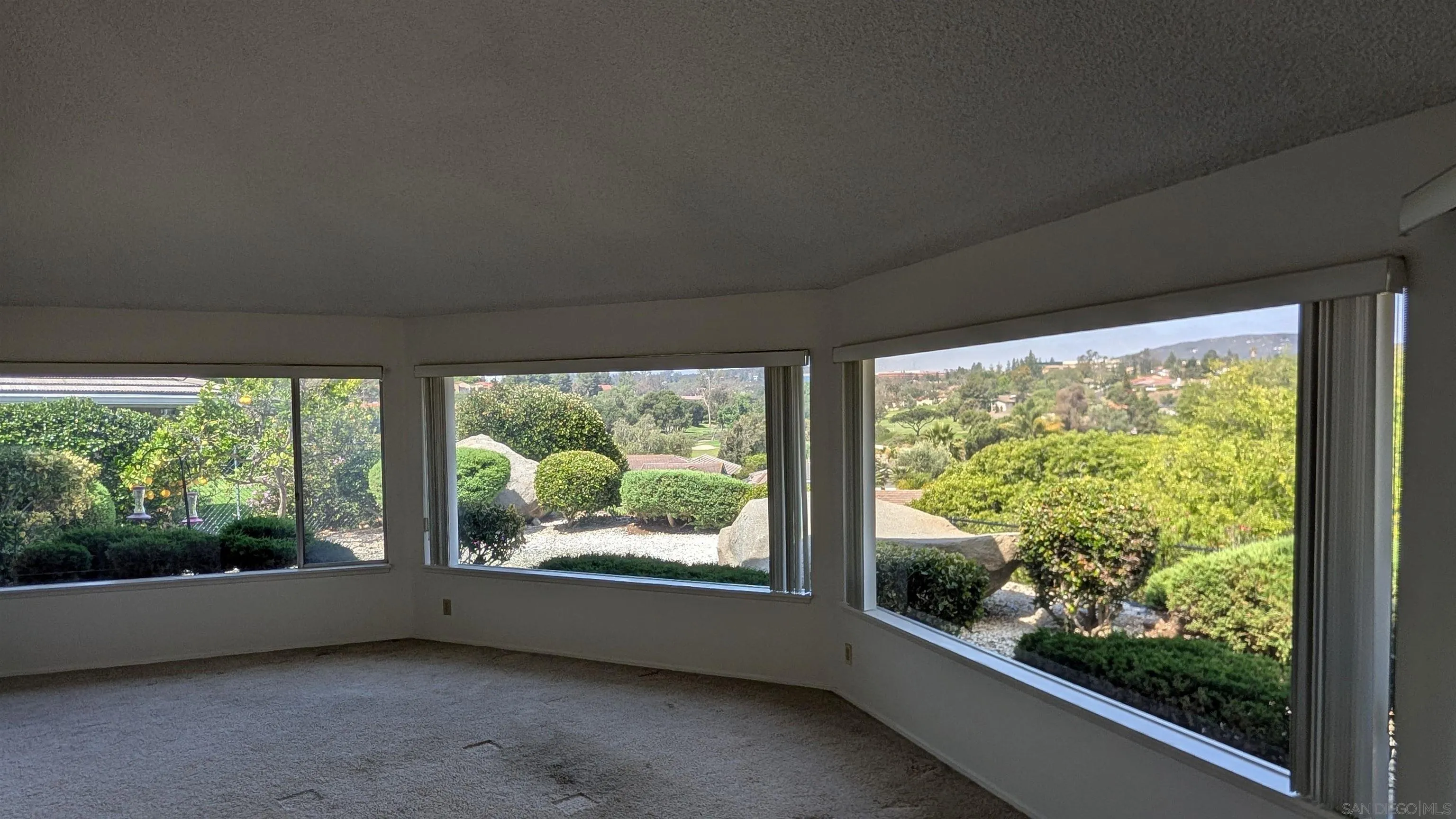 https://cdn.realtyfeed.com/cdn/127/260013676/281ec565304b3acdb933e26ebb3a2b13.webp