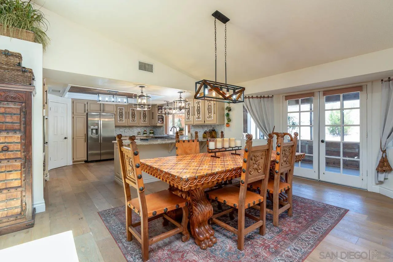 https://cdn.realtyfeed.com/cdn/127/260013677/15acbfb43b395f89773905d014f36f71.webp