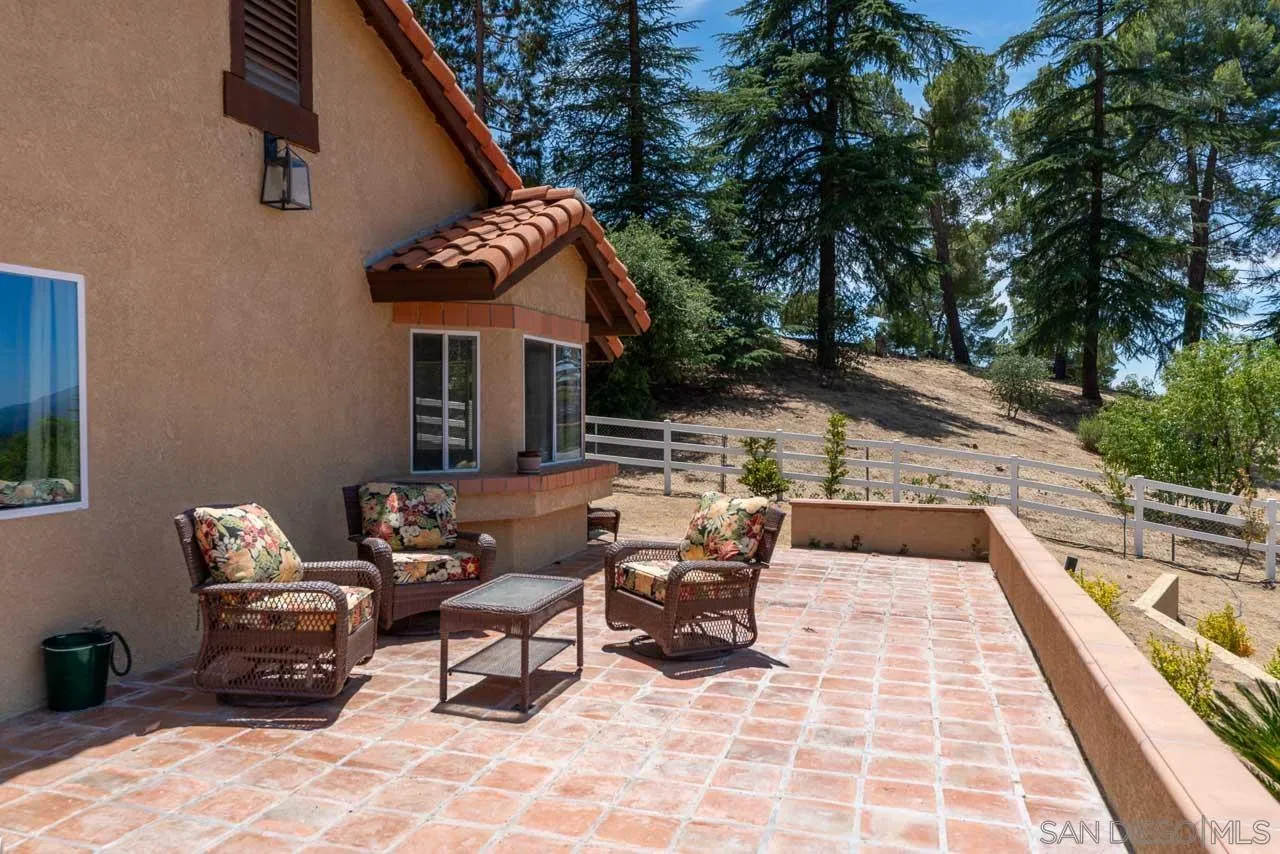 https://cdn.realtyfeed.com/cdn/127/260013677/1f909113f8a1a4dad012519e072221e6.webp